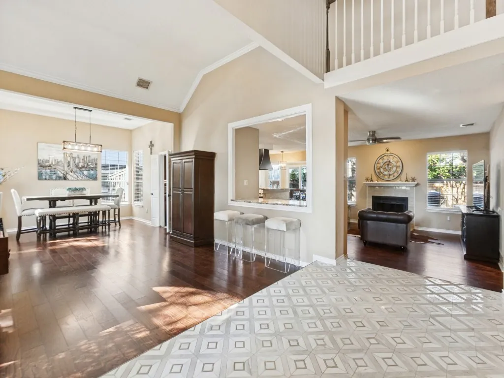 Single Family Residence For Sale in Collin County , 6701 Biltmore Place, Plano, Texas 75023, 3 Bedroom, 3 Bathroom, 2 Garage spaces, 2,539 Sqft, built in 1987, mls#21391153, Real Estate Agent in Plano, Homes For Sale in Collin county, Homes For Sale in Plano, Realtor in Plano Texas, Real Estate Brokerage Independent Realty Texas, Luminita Cordes Realtor