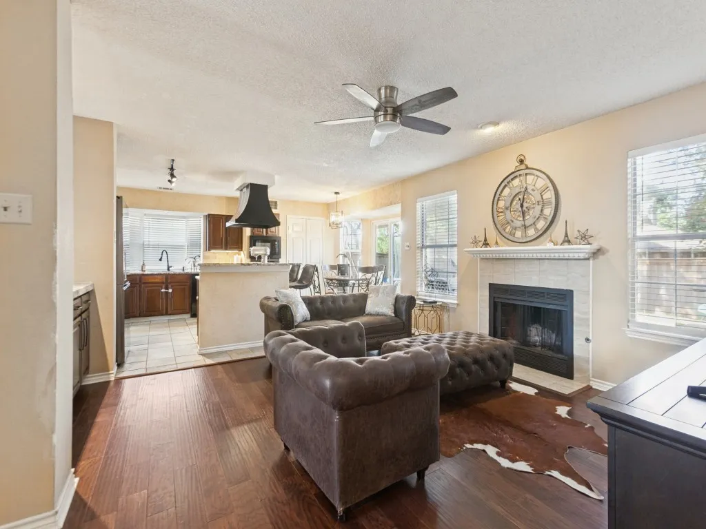 Single Family Residence For Sale in Collin County , 6701 Biltmore Place, Plano, Texas 75023, 3 Bedroom, 3 Bathroom, 2 Garage spaces, 2,539 Sqft, built in 1987, mls#21391153, Real Estate Agent in Plano, Homes For Sale in Collin county, Homes For Sale in Plano, Realtor in Plano Texas, Real Estate Brokerage Independent Realty Texas, Luminita Cordes Realtor