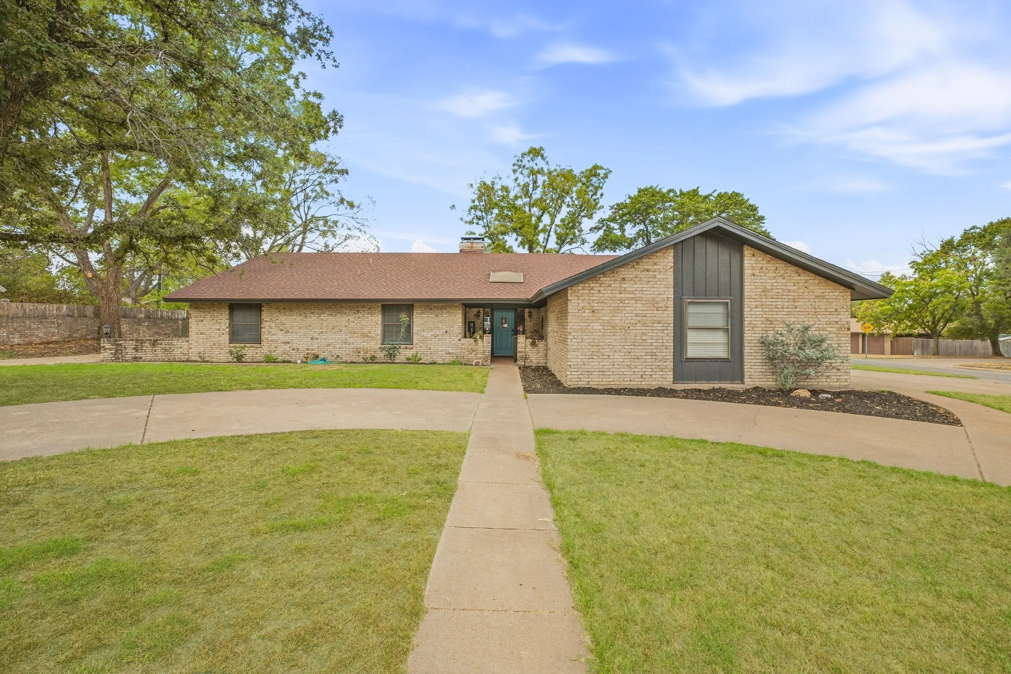 Single Family Residence For Sale