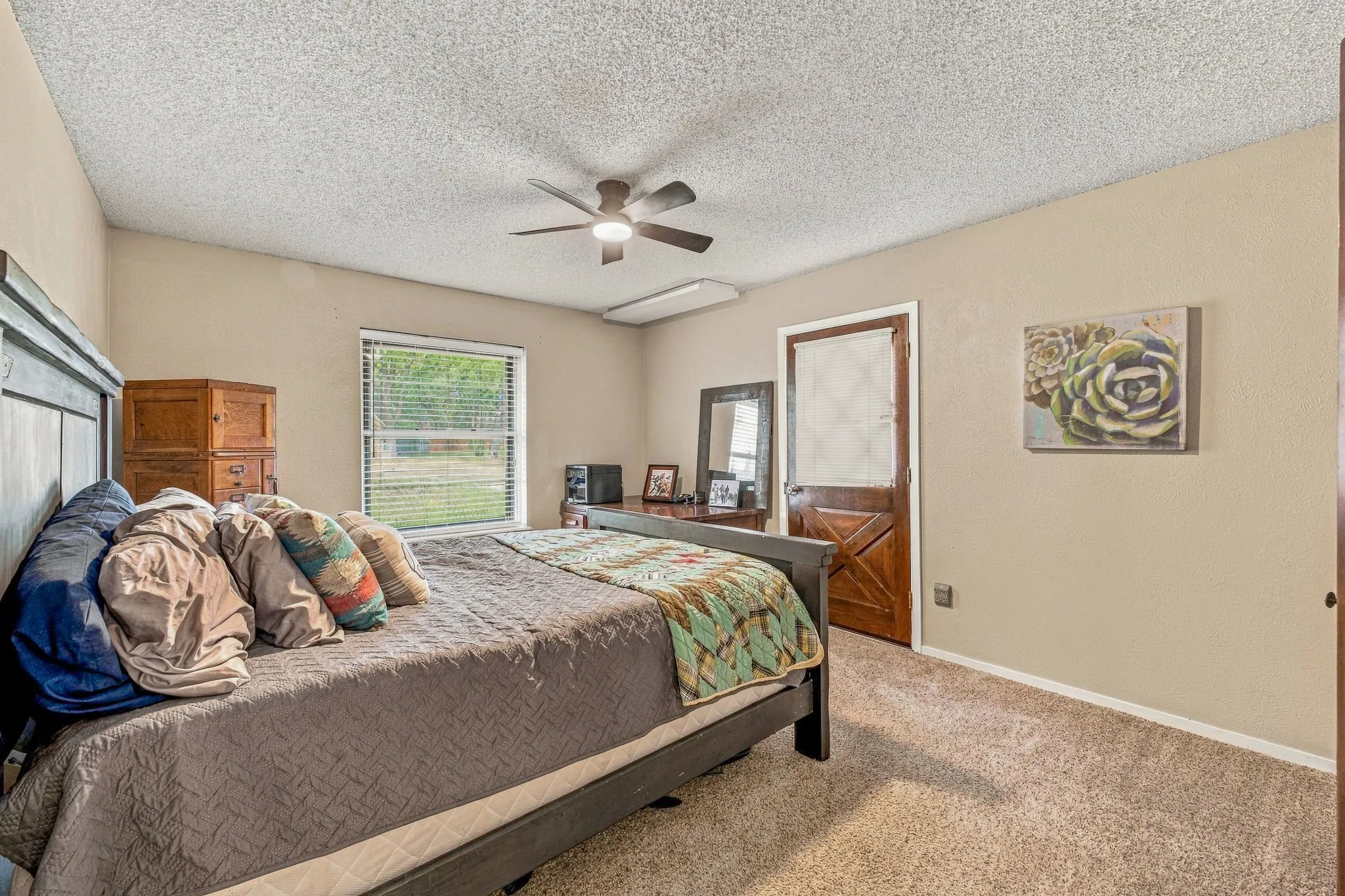 Single Family Residence For Sale in Erath County , 1190 N Charlotte Avenue, Stephenville, Texas 76401, 3 Bedroom, 2 Bathroom, 2 Garage spaces, 2,341 Sqft, built in 1976, mls#21394902, Real Estate Agent in Stephenville, Homes For Sale in Erath county, Homes For Sale in Stephenville, Realtor in Stephenville Texas, Real Estate Brokerage Independent Realty Texas, Luminita Cordes Realtor