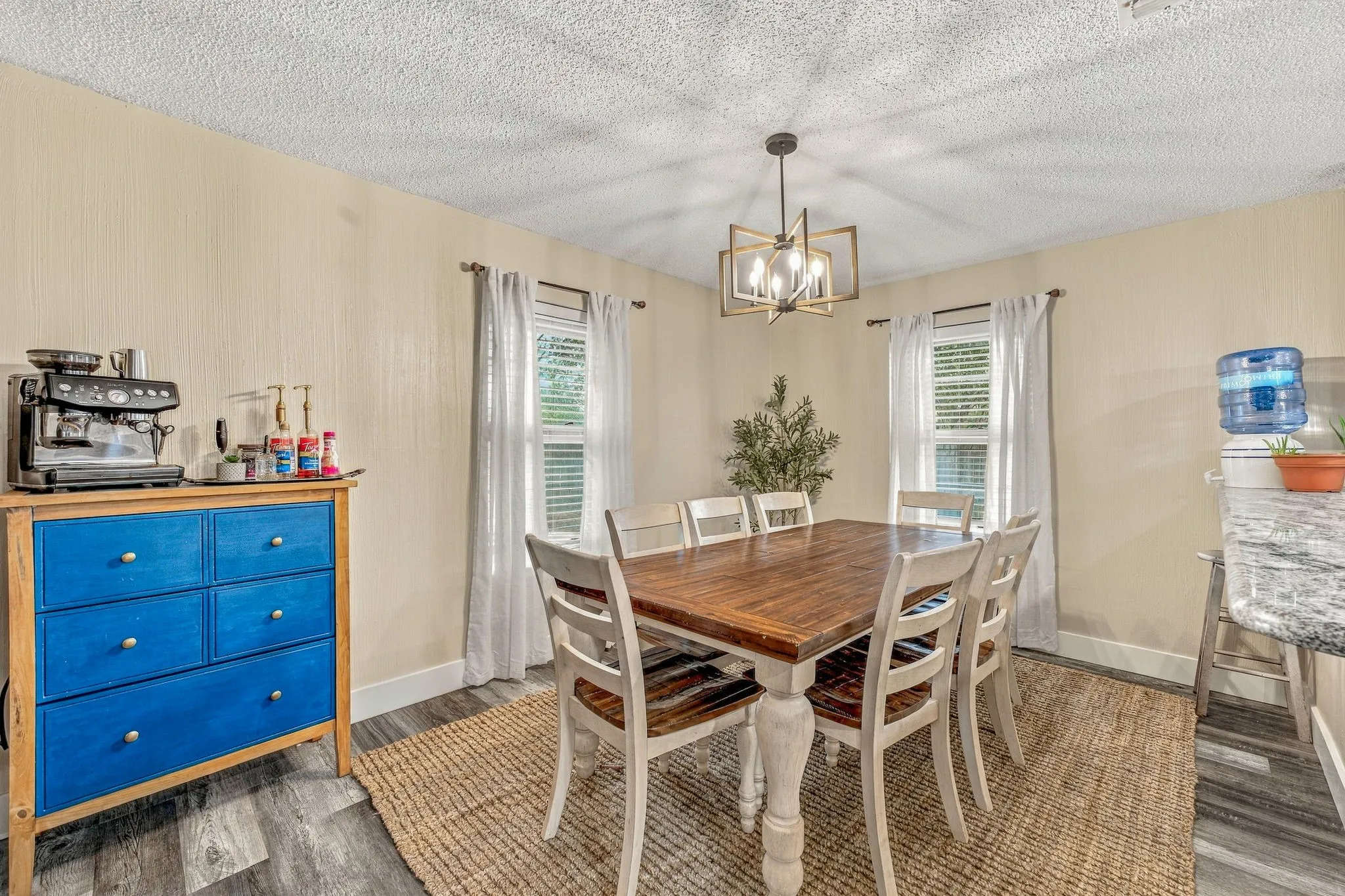 Single Family Residence For Sale in Erath County , 1190 N Charlotte Avenue, Stephenville, Texas 76401, 3 Bedroom, 2 Bathroom, 2 Garage spaces, 2,341 Sqft, built in 1976, mls#21394902, Real Estate Agent in Stephenville, Homes For Sale in Erath county, Homes For Sale in Stephenville, Realtor in Stephenville Texas, Real Estate Brokerage Independent Realty Texas, Luminita Cordes Realtor
