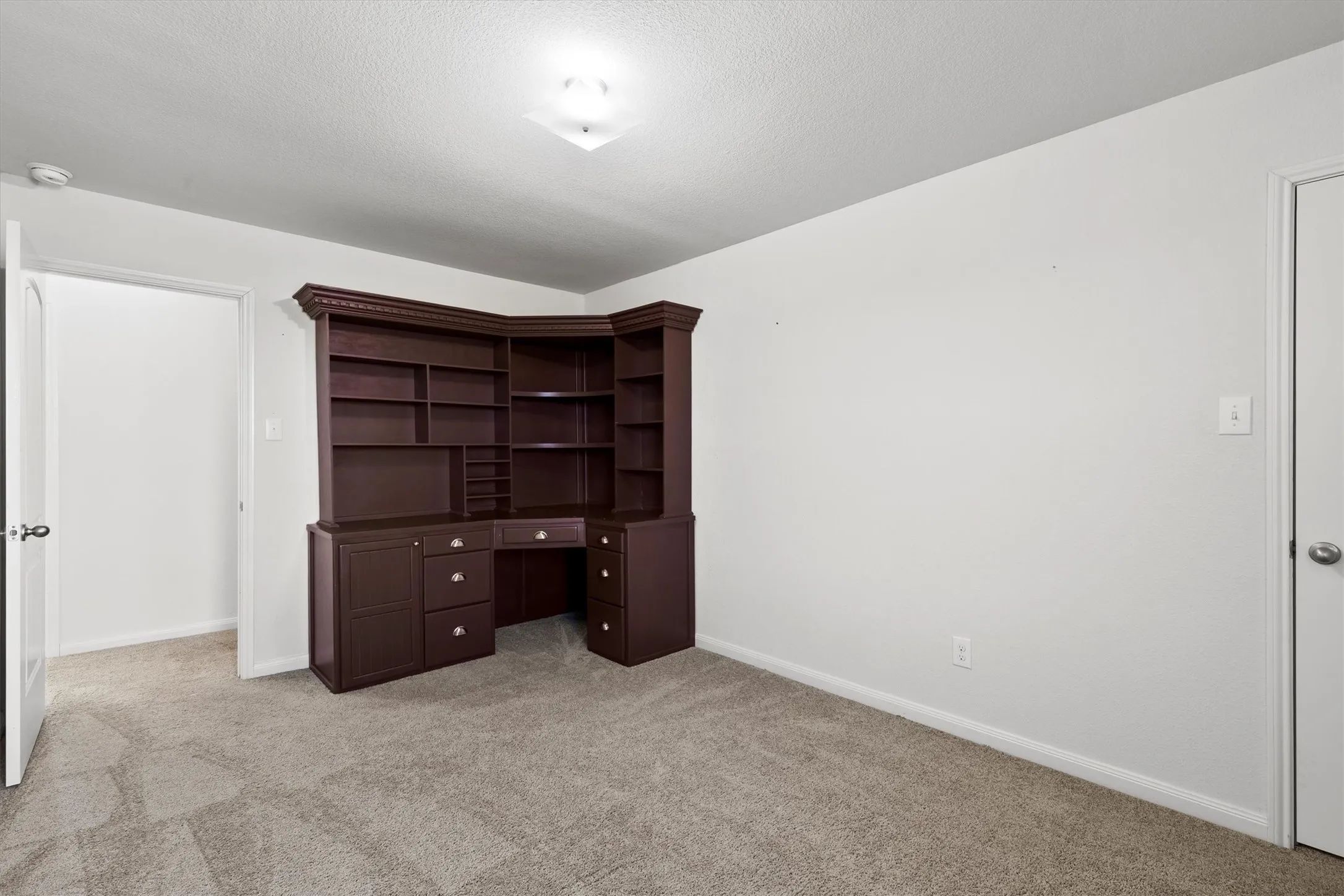 Single Family Residence For Sale in Kaufman County , 2112 Foxglove Court, Forney, Texas 75126, 5 Bedroom, 3 Bathroom, 2 Garage spaces, 2,724 Sqft, built in 2014, mls#21394926, Real Estate Agent in Forney, Homes For Sale in Kaufman county, Homes For Sale in Forney, Realtor in Forney Texas, Real Estate Brokerage Independent Realty Texas, Luminita Cordes Realtor