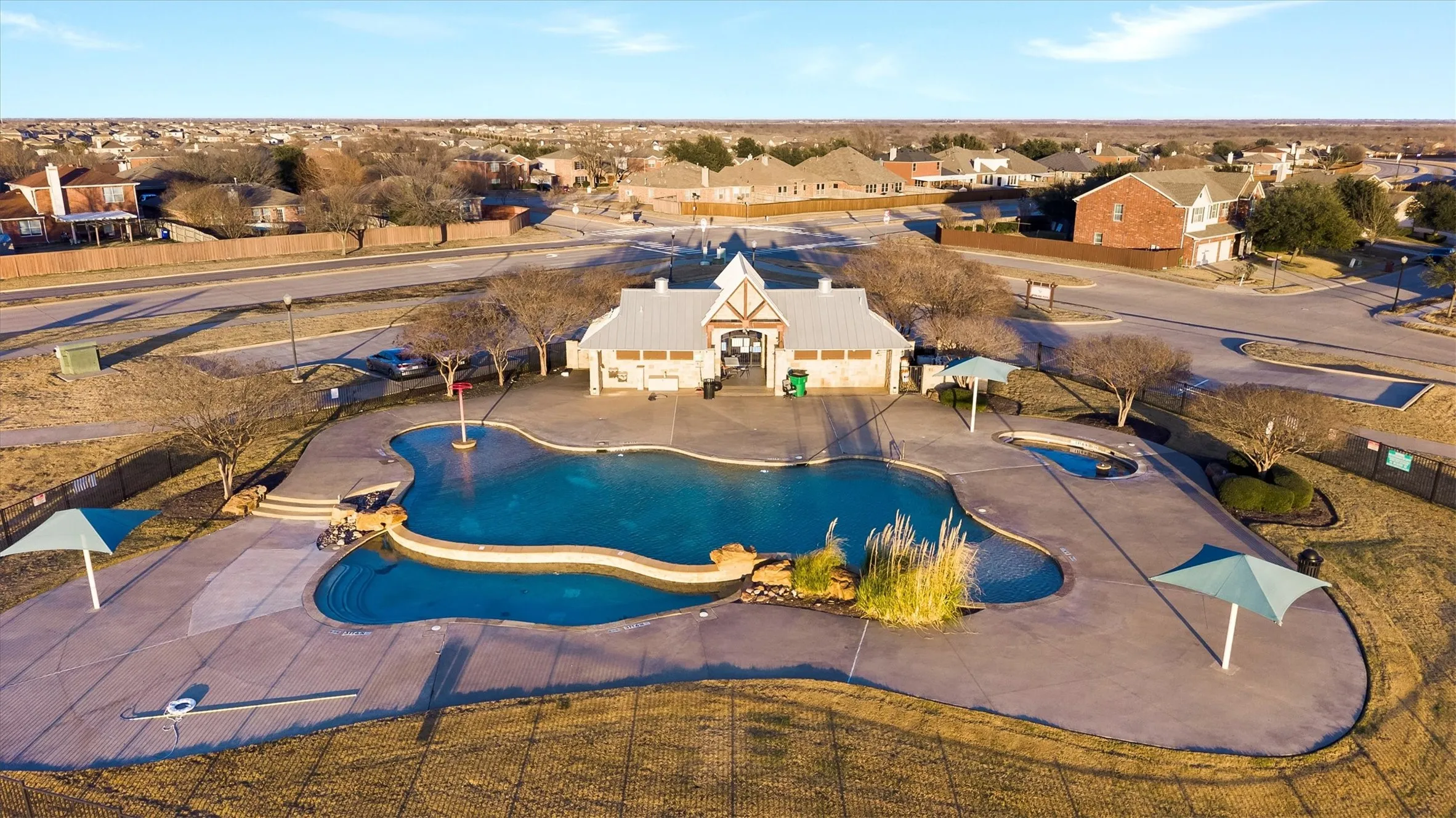 Single Family Residence For Sale in Kaufman County , 2112 Foxglove Court, Forney, Texas 75126, 5 Bedroom, 3 Bathroom, 2 Garage spaces, 2,724 Sqft, built in 2014, mls#21394926, Real Estate Agent in Forney, Homes For Sale in Kaufman county, Homes For Sale in Forney, Realtor in Forney Texas, Real Estate Brokerage Independent Realty Texas, Luminita Cordes Realtor