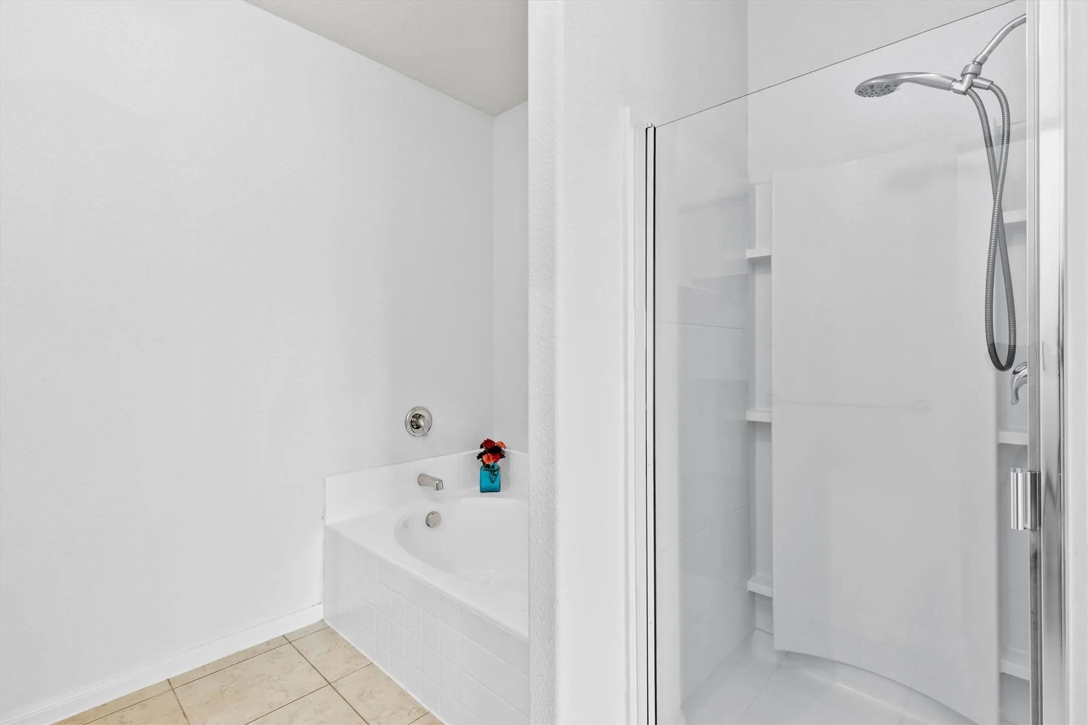Single Family Residence For Sale in Kaufman County , 2112 Foxglove Court, Forney, Texas 75126, 5 Bedroom, 3 Bathroom, 2 Garage spaces, 2,724 Sqft, built in 2014, mls#21394926, Real Estate Agent in Forney, Homes For Sale in Kaufman county, Homes For Sale in Forney, Realtor in Forney Texas, Real Estate Brokerage Independent Realty Texas, Luminita Cordes Realtor
