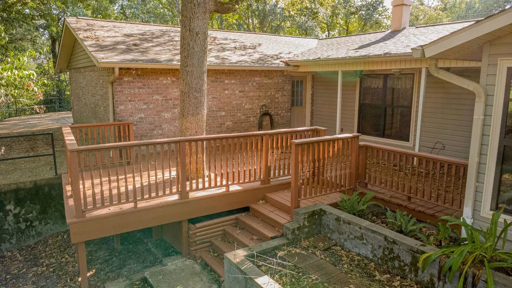 Single Family Residence For Sale in Smith County , 435 Lonestar, Hideaway, Texas 75771, 3 Bedroom, 3 Bathroom, 2 Garage spaces, 2,477 Sqft, built in 1974, mls#21394021, Real Estate Agent in Hideaway, Homes For Sale in Smith county, Homes For Sale in Hideaway, Realtor in Hideaway Texas, Real Estate Brokerage Independent Realty Texas, Luminita Cordes Realtor