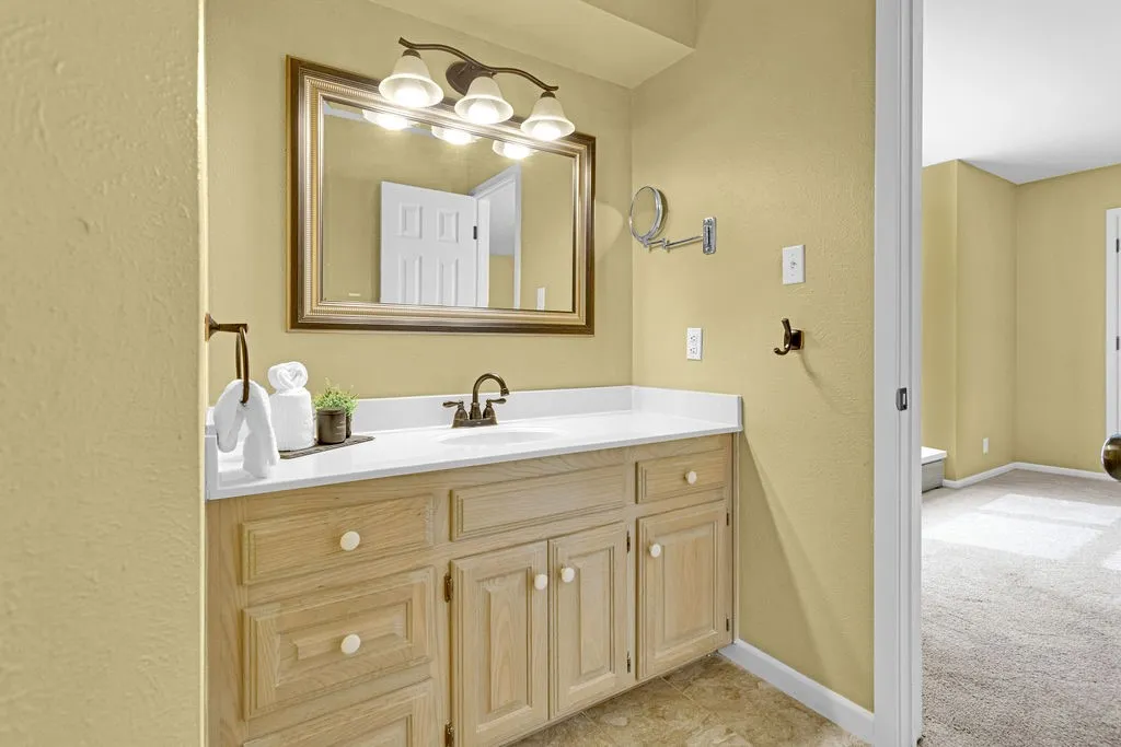 Single Family Residence For Sale in Smith County , 435 Lonestar, Hideaway, Texas 75771, 3 Bedroom, 3 Bathroom, 2 Garage spaces, 2,477 Sqft, built in 1974, mls#21394021, Real Estate Agent in Hideaway, Homes For Sale in Smith county, Homes For Sale in Hideaway, Realtor in Hideaway Texas, Real Estate Brokerage Independent Realty Texas, Luminita Cordes Realtor