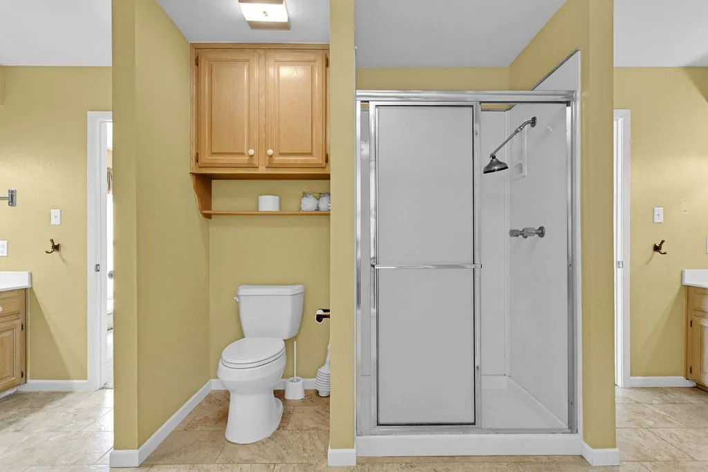 Single Family Residence For Sale in Smith County , 435 Lonestar, Hideaway, Texas 75771, 3 Bedroom, 3 Bathroom, 2 Garage spaces, 2,477 Sqft, built in 1974, mls#21394021, Real Estate Agent in Hideaway, Homes For Sale in Smith county, Homes For Sale in Hideaway, Realtor in Hideaway Texas, Real Estate Brokerage Independent Realty Texas, Luminita Cordes Realtor