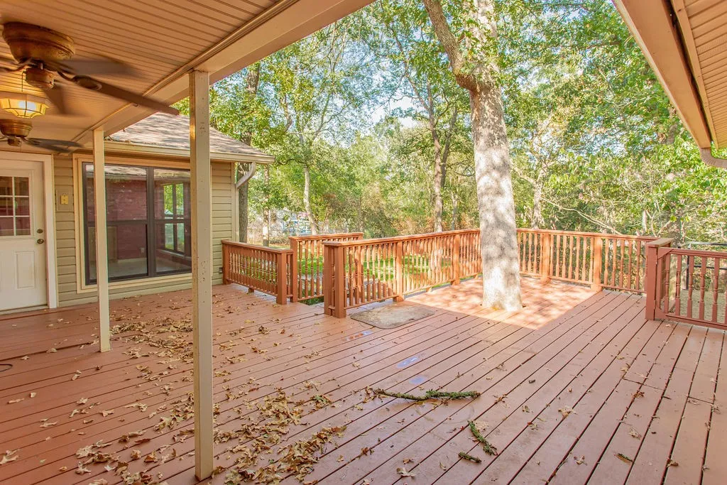 Single Family Residence For Sale in Smith County , 435 Lonestar, Hideaway, Texas 75771, 3 Bedroom, 3 Bathroom, 2 Garage spaces, 2,477 Sqft, built in 1974, mls#21394021, Real Estate Agent in Hideaway, Homes For Sale in Smith county, Homes For Sale in Hideaway, Realtor in Hideaway Texas, Real Estate Brokerage Independent Realty Texas, Luminita Cordes Realtor
