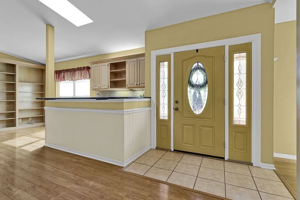 Single Family Residence For Sale in Smith County , 435 Lonestar, Hideaway, Texas 75771, 3 Bedroom, 3 Bathroom, 2 Garage spaces, 2,477 Sqft, built in 1974, mls#21394021, Real Estate Agent in Hideaway, Homes For Sale in Smith county, Homes For Sale in Hideaway, Realtor in Hideaway Texas, Real Estate Brokerage Independent Realty Texas, Luminita Cordes Realtor