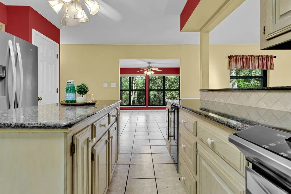 Single Family Residence For Sale in Smith County , 435 Lonestar, Hideaway, Texas 75771, 3 Bedroom, 3 Bathroom, 2 Garage spaces, 2,477 Sqft, built in 1974, mls#21394021, Real Estate Agent in Hideaway, Homes For Sale in Smith county, Homes For Sale in Hideaway, Realtor in Hideaway Texas, Real Estate Brokerage Independent Realty Texas, Luminita Cordes Realtor