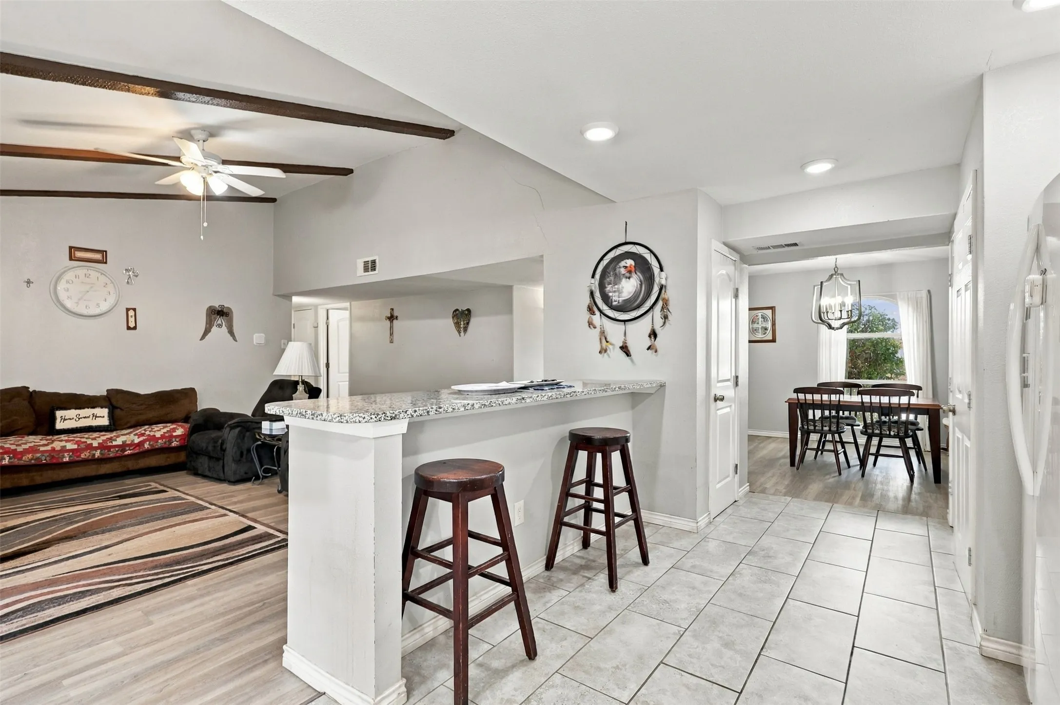 Single Family Residence For Sale in Denton County , 1444 Applegate Drive, Lewisville, Texas 75067, 3 Bedroom, 2 Bathroom, 2 Garage spaces, 1,520 Sqft, built in 1972, mls#21395058, Real Estate Agent in Lewisville, Homes For Sale in Denton county, Homes For Sale in Lewisville, Realtor in Lewisville Texas, Real Estate Brokerage Independent Realty Texas, Luminita Cordes Realtor