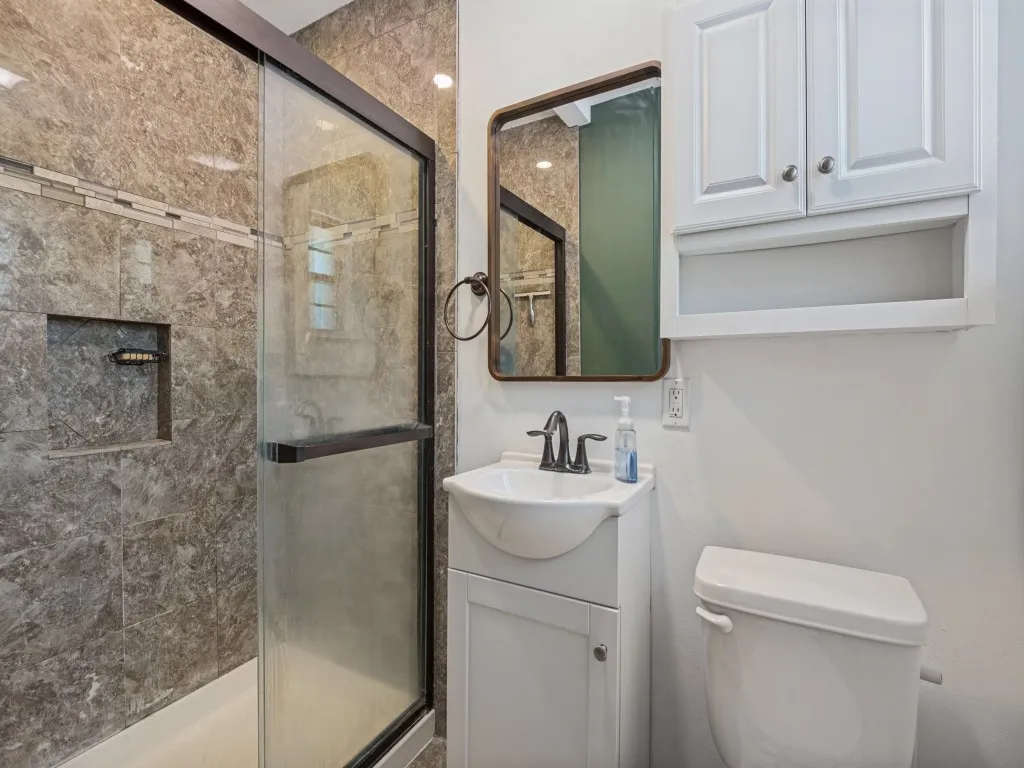 Single Family Residence For Sale in Dallas County , 13508 Challaburton Drive, Farmers Branch, Texas 75234, 3 Bedroom, 2 Bathroom, Garage spaces, 1,592 Sqft, built in 1958, mls#21394719, Real Estate Agent in Farmers Branch, Homes For Sale in Dallas county, Homes For Sale in Farmers Branch, Realtor in Farmers Branch Texas, Real Estate Brokerage Independent Realty Texas, Luminita Cordes Realtor