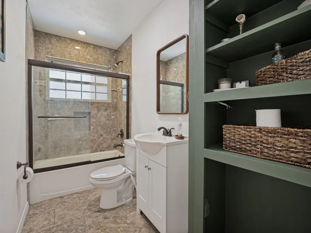 Single Family Residence For Sale in Dallas County , 13508 Challaburton Drive, Farmers Branch, Texas 75234, 3 Bedroom, 2 Bathroom, Garage spaces, 1,592 Sqft, built in 1958, mls#21394719, Real Estate Agent in Farmers Branch, Homes For Sale in Dallas county, Homes For Sale in Farmers Branch, Realtor in Farmers Branch Texas, Real Estate Brokerage Independent Realty Texas, Luminita Cordes Realtor