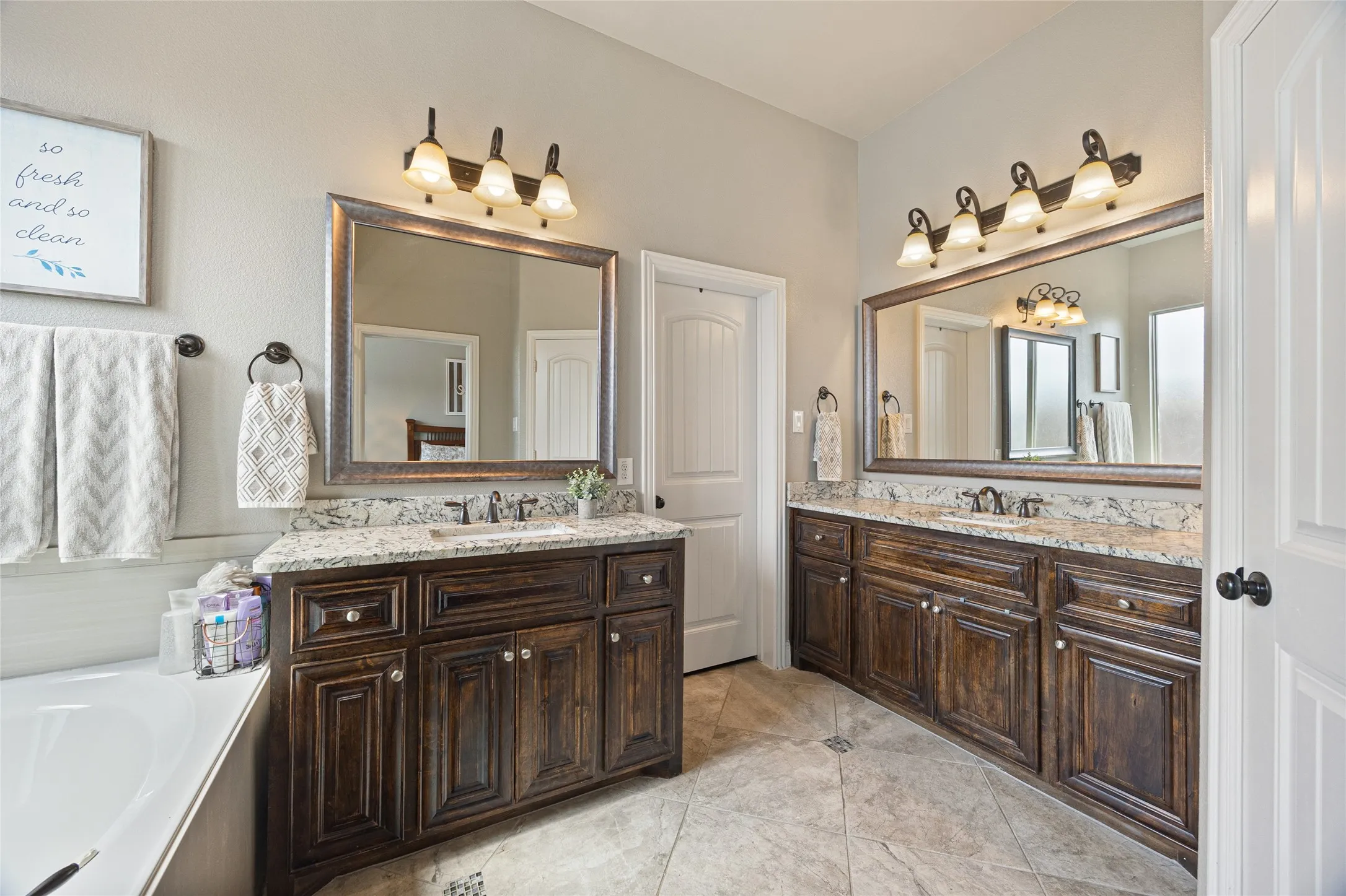 Single Family Residence For Sale in Rockwall County , 1649 Mannheim Drive, Rockwall, Texas 75032, 4 Bedroom, 2 Bathroom, 2 Garage spaces, 2,178 Sqft, built in 2018, mls#21393420, Real Estate Agent in Rockwall, Homes For Sale in Rockwall county, Homes For Sale in Rockwall, Realtor in Rockwall Texas, Real Estate Brokerage Independent Realty Texas, Luminita Cordes Realtor