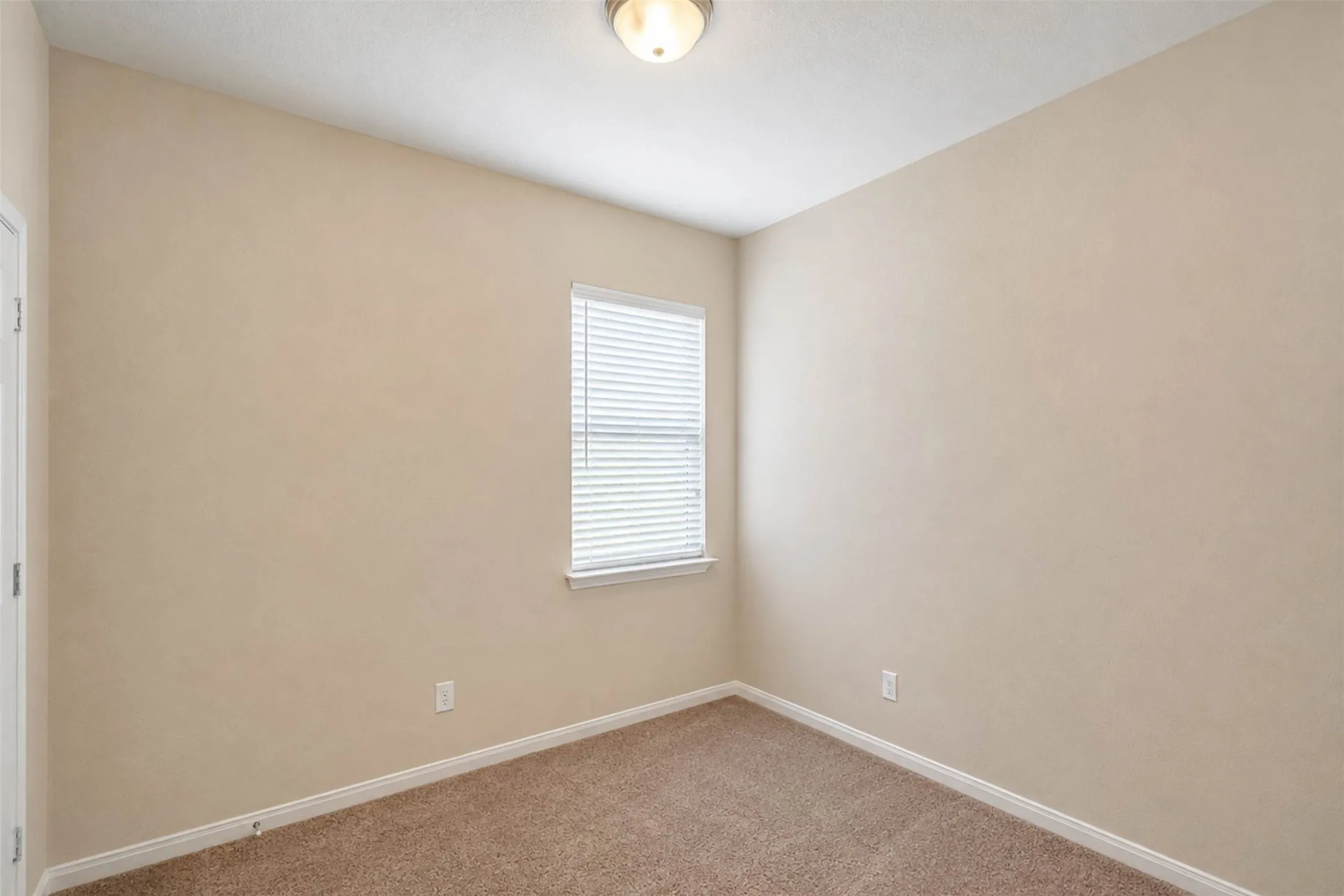 Single Family Residence For Rent in Collin County , 1602 Kim Loan Drive, Princeton, Texas 75407, 4 Bedroom, 2 Bathroom, 2 Garage spaces, 1,656 Sqft, built in 2019, mls#21395035, Real Estate Agent in Princeton, Homes For Rent in Collin county, Homes For Rent in Princeton, Realtor in Princeton Texas, Real Estate Brokerage Independent Realty Texas, Luminita Cordes Realtor
