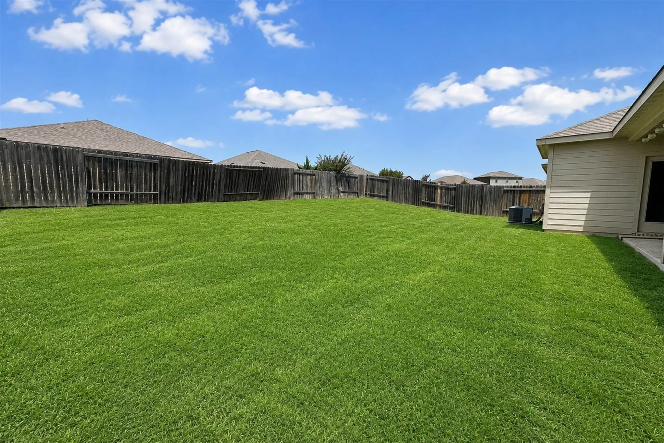 Single Family Residence For Rent in Collin County , 1602 Kim Loan Drive, Princeton, Texas 75407, 4 Bedroom, 2 Bathroom, 2 Garage spaces, 1,656 Sqft, built in 2019, mls#21395035, Real Estate Agent in Princeton, Homes For Rent in Collin county, Homes For Rent in Princeton, Realtor in Princeton Texas, Real Estate Brokerage Independent Realty Texas, Luminita Cordes Realtor