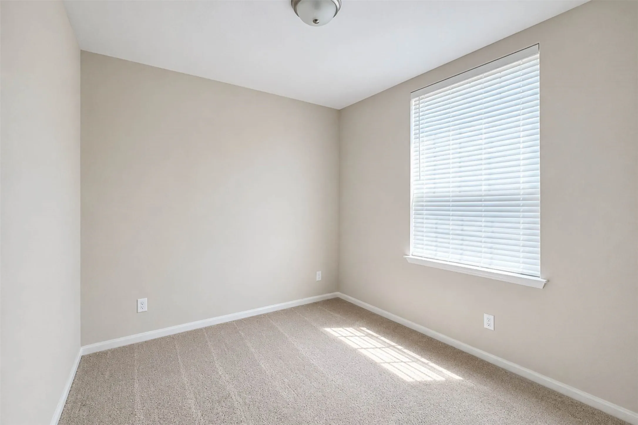 Single Family Residence For Rent in Collin County , 1602 Kim Loan Drive, Princeton, Texas 75407, 4 Bedroom, 2 Bathroom, 2 Garage spaces, 1,656 Sqft, built in 2019, mls#21395035, Real Estate Agent in Princeton, Homes For Rent in Collin county, Homes For Rent in Princeton, Realtor in Princeton Texas, Real Estate Brokerage Independent Realty Texas, Luminita Cordes Realtor