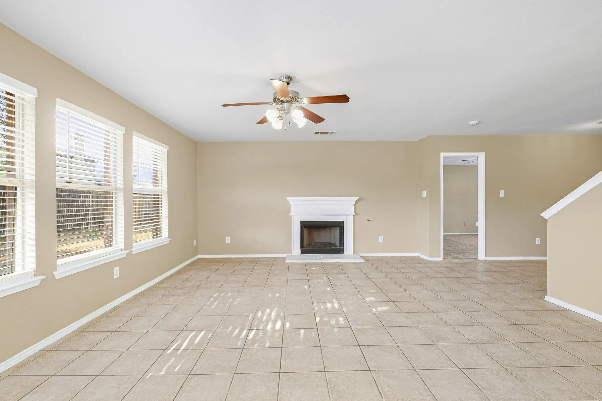 Single Family Residence For Sale in Kaufman County , 1002 Chatham Lane, Forney, Texas 75126, 3 Bedroom, 3 Bathroom, 2 Garage spaces, 2,275 Sqft, built in 2001, mls#21392499, Real Estate Agent in Forney, Homes For Sale in Kaufman county, Homes For Sale in Forney, Realtor in Forney Texas, Real Estate Brokerage Independent Realty Texas, Luminita Cordes Realtor