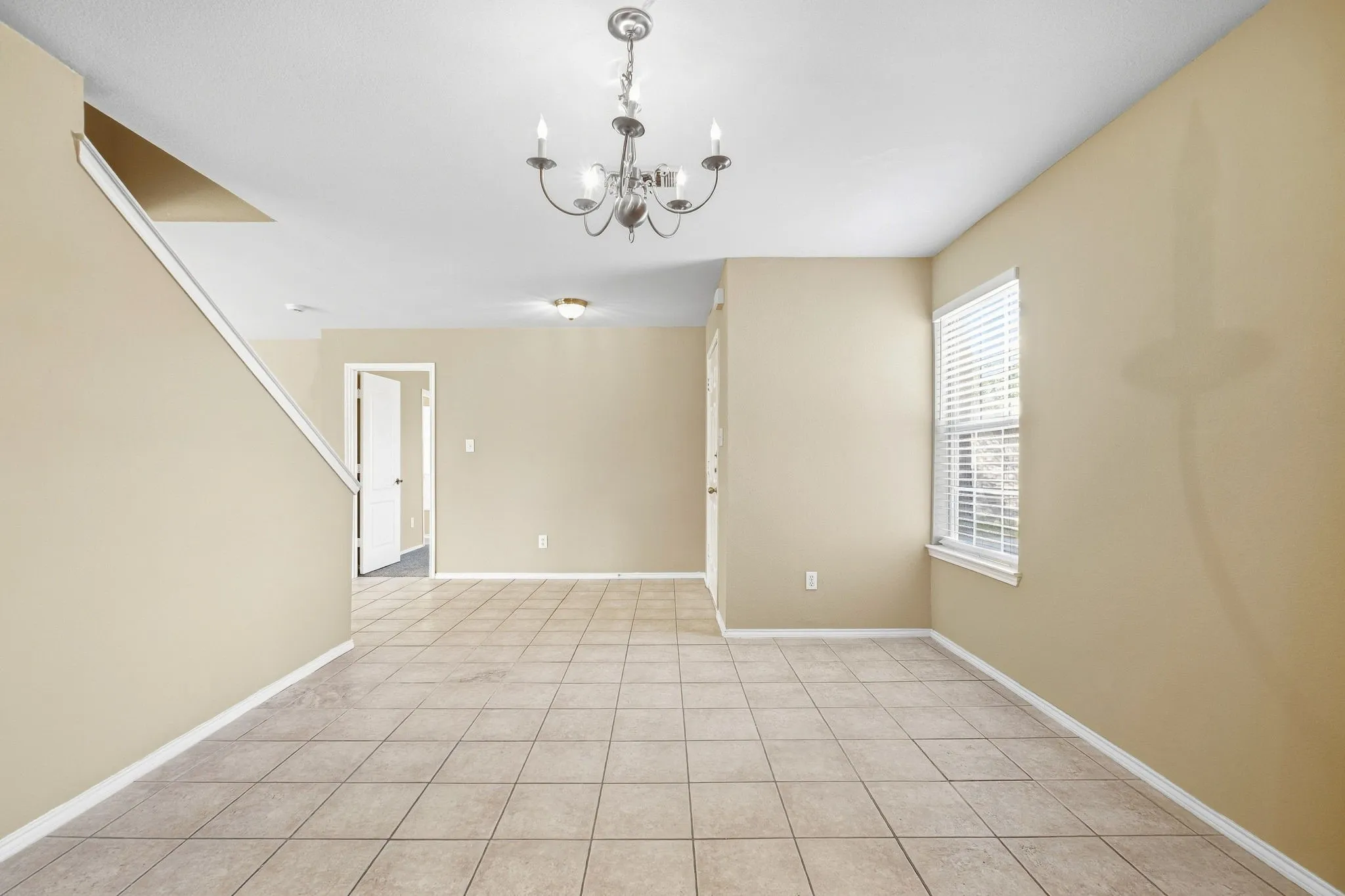 Single Family Residence For Sale in Kaufman County , 1002 Chatham Lane, Forney, Texas 75126, 3 Bedroom, 3 Bathroom, 2 Garage spaces, 2,275 Sqft, built in 2001, mls#21392499, Real Estate Agent in Forney, Homes For Sale in Kaufman county, Homes For Sale in Forney, Realtor in Forney Texas, Real Estate Brokerage Independent Realty Texas, Luminita Cordes Realtor