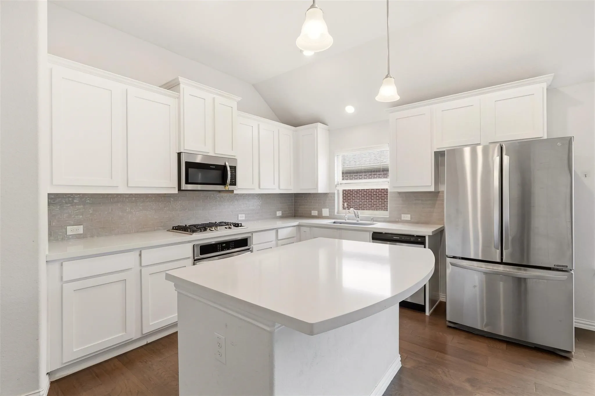 Single Family Residence For Rent in Denton County , 2704 Dancing Flame Drive, Denton, Texas 76201, 3 Bedroom, 3 Bathroom, 2 Garage spaces, 2,366 Sqft, built in 2020, mls#21393160, Real Estate Agent in Denton, Homes For Rent in Denton county, Homes For Rent in Denton, Realtor in Denton Texas, Real Estate Brokerage Independent Realty Texas, Luminita Cordes Realtor
