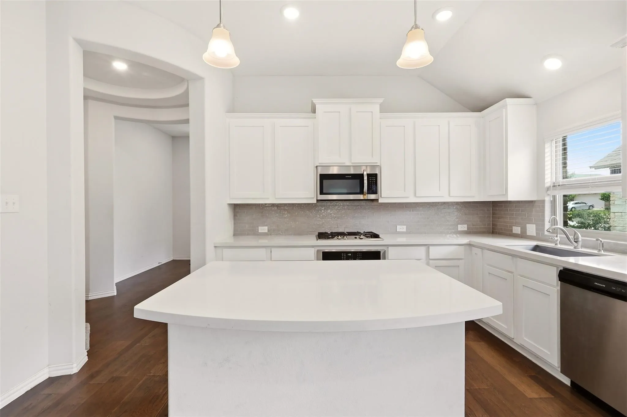 Single Family Residence For Rent in Denton County , 2704 Dancing Flame Drive, Denton, Texas 76201, 3 Bedroom, 3 Bathroom, 2 Garage spaces, 2,366 Sqft, built in 2020, mls#21393160, Real Estate Agent in Denton, Homes For Rent in Denton county, Homes For Rent in Denton, Realtor in Denton Texas, Real Estate Brokerage Independent Realty Texas, Luminita Cordes Realtor