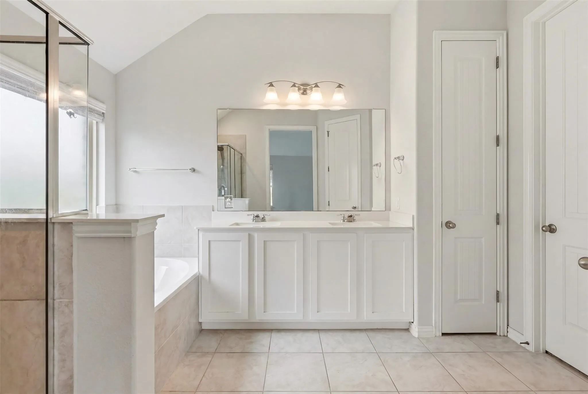 Single Family Residence For Rent in Denton County , 2704 Dancing Flame Drive, Denton, Texas 76201, 3 Bedroom, 3 Bathroom, 2 Garage spaces, 2,366 Sqft, built in 2020, mls#21393160, Real Estate Agent in Denton, Homes For Rent in Denton county, Homes For Rent in Denton, Realtor in Denton Texas, Real Estate Brokerage Independent Realty Texas, Luminita Cordes Realtor