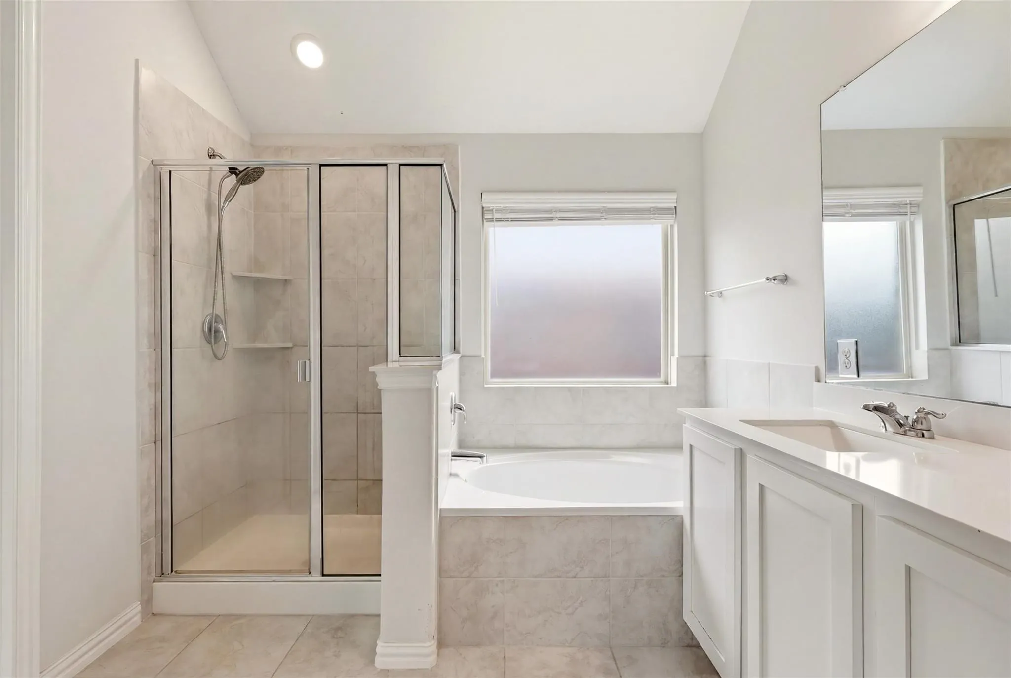Single Family Residence For Rent in Denton County , 2704 Dancing Flame Drive, Denton, Texas 76201, 3 Bedroom, 3 Bathroom, 2 Garage spaces, 2,366 Sqft, built in 2020, mls#21393160, Real Estate Agent in Denton, Homes For Rent in Denton county, Homes For Rent in Denton, Realtor in Denton Texas, Real Estate Brokerage Independent Realty Texas, Luminita Cordes Realtor