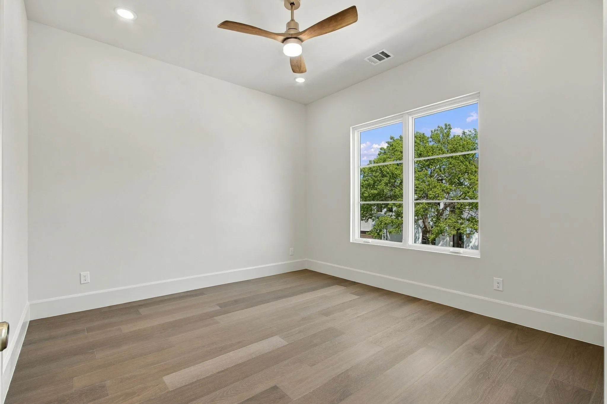 Single Family Residence For Sale in Dallas County , 7330 Casa Loma Avenue, Dallas, Texas 75214, 5 Bedroom, 6 Bathroom, 2 Garage spaces, 4,600 Sqft, built in 2026, mls#21394546, Real Estate Agent in Dallas, Homes For Sale in Dallas county, Homes For Sale in Dallas, Realtor in Dallas Texas, Real Estate Brokerage Independent Realty Texas, Luminita Cordes Realtor