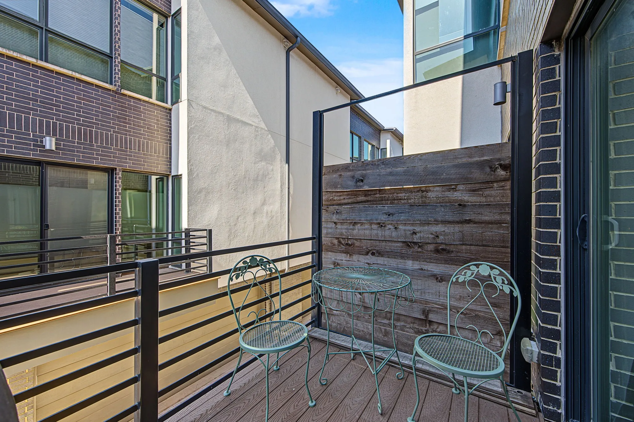 Condominium For Sale in Dallas County , 2310 N Fitzhugh Avenue 40, Dallas, Texas 75204, 2 Bedroom, 3 Bathroom, 2 Garage spaces, 2,211 Sqft, built in 2016, mls#21393462, Real Estate Agent in Dallas, Homes For Sale in Dallas county, Homes For Sale in Dallas, Realtor in Dallas Texas, Real Estate Brokerage Independent Realty Texas, Luminita Cordes Realtor
