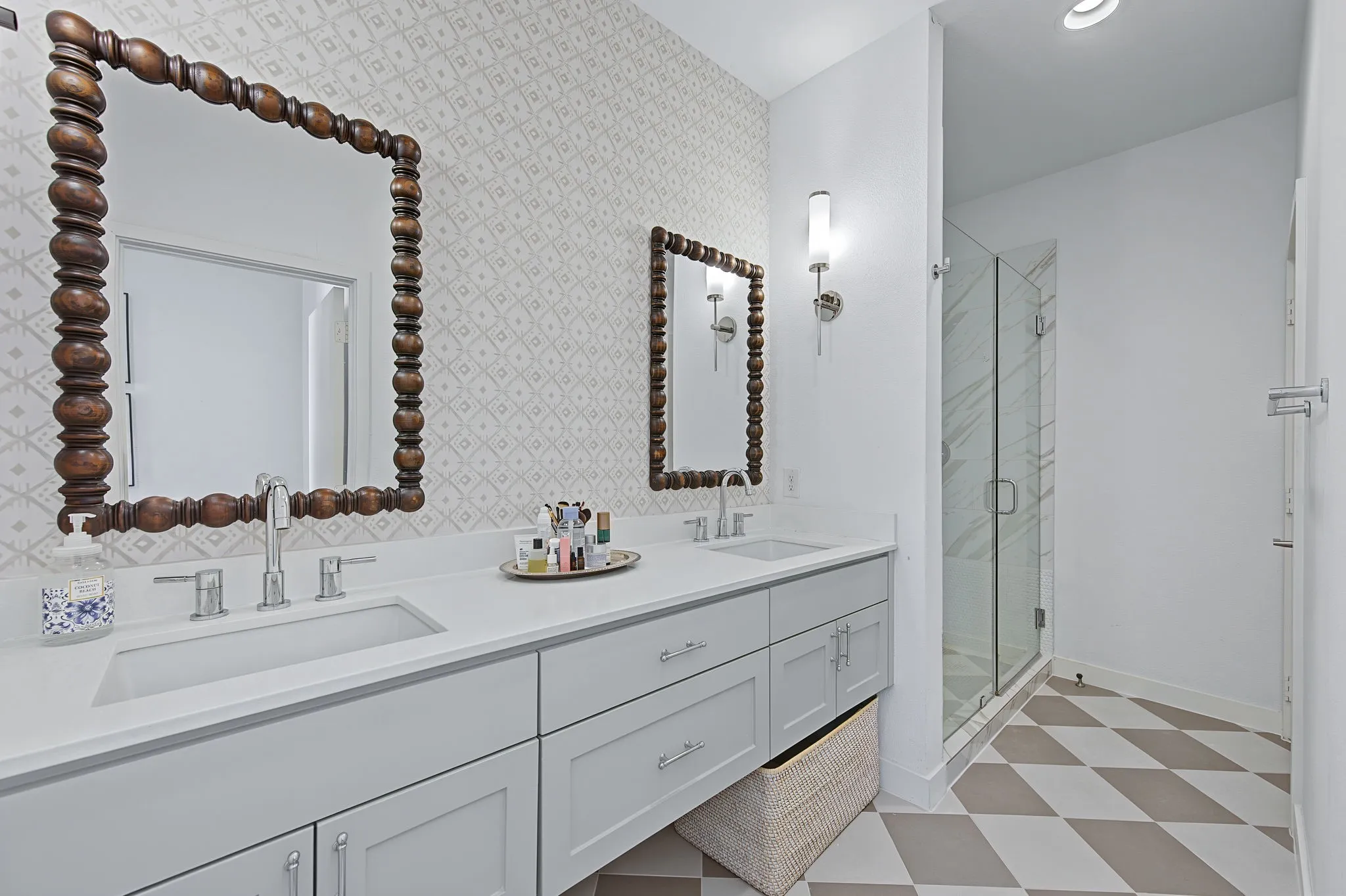 Condominium For Sale in Dallas County , 2310 N Fitzhugh Avenue 40, Dallas, Texas 75204, 2 Bedroom, 3 Bathroom, 2 Garage spaces, 2,211 Sqft, built in 2016, mls#21393462, Real Estate Agent in Dallas, Homes For Sale in Dallas county, Homes For Sale in Dallas, Realtor in Dallas Texas, Real Estate Brokerage Independent Realty Texas, Luminita Cordes Realtor