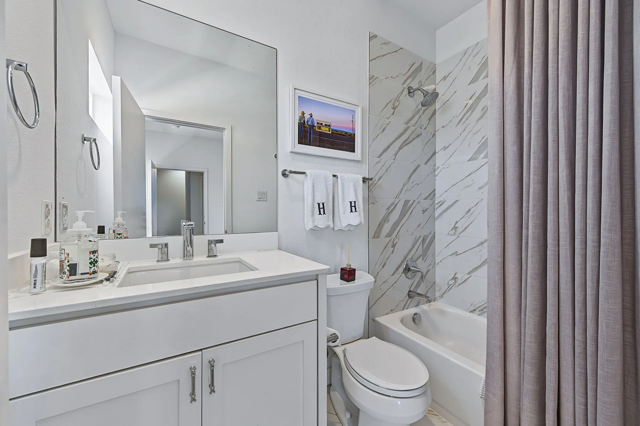 Condominium For Sale in Dallas County , 2310 N Fitzhugh Avenue 40, Dallas, Texas 75204, 2 Bedroom, 3 Bathroom, 2 Garage spaces, 2,211 Sqft, built in 2016, mls#21393462, Real Estate Agent in Dallas, Homes For Sale in Dallas county, Homes For Sale in Dallas, Realtor in Dallas Texas, Real Estate Brokerage Independent Realty Texas, Luminita Cordes Realtor