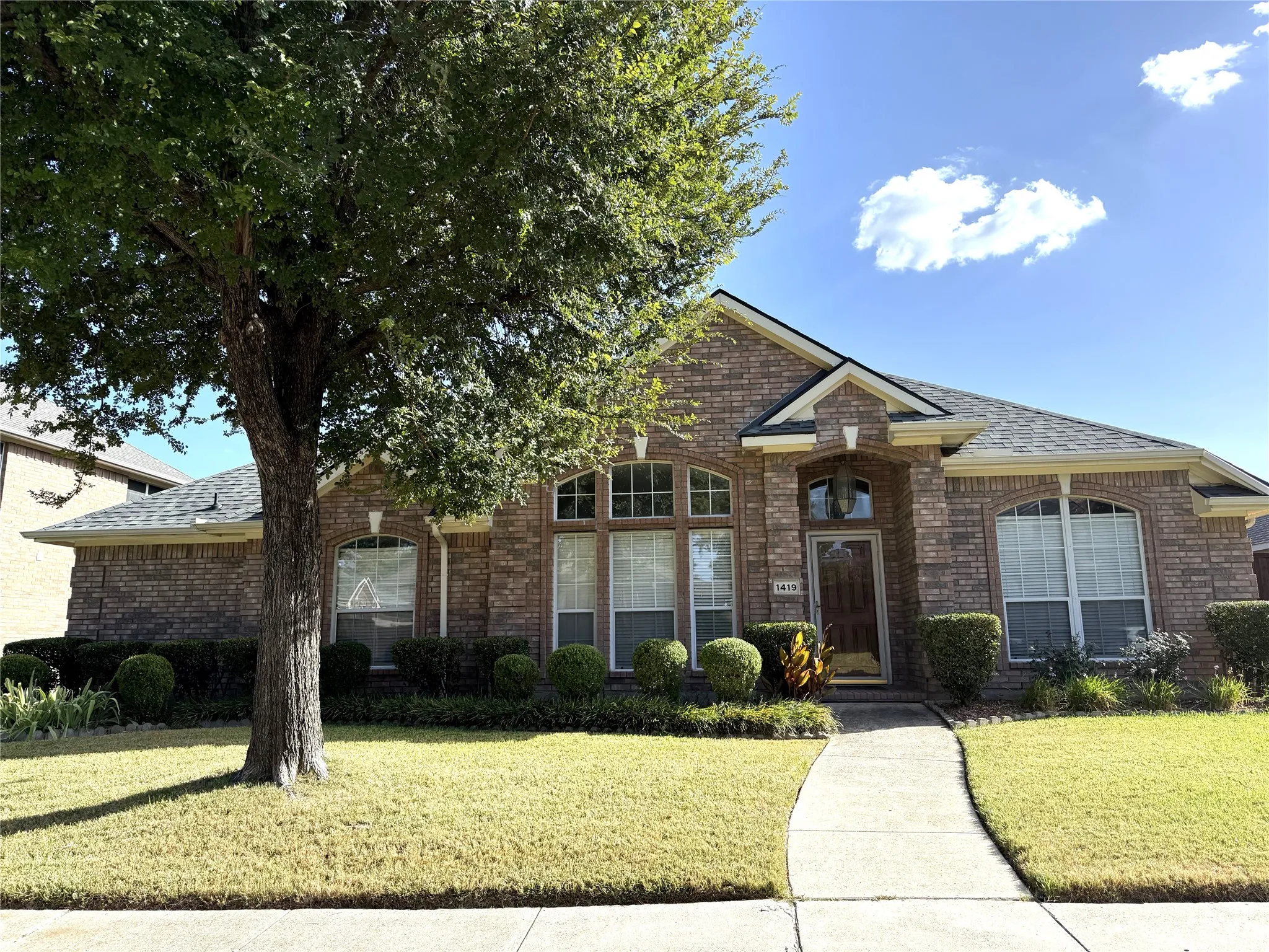 Single Family Residence For Sale in Collin County , 1419 Glendover Drive, Allen, Texas 75013, 4 Bedroom, 3 Bathroom, 2 Garage spaces, 2,280 Sqft, built in 1999, mls#21385509, Real Estate Agent in Allen, Homes For Sale in Collin county, Homes For Sale in Allen, Realtor in Allen Texas, Real Estate Brokerage Independent Realty Texas, Luminita Cordes Realtor