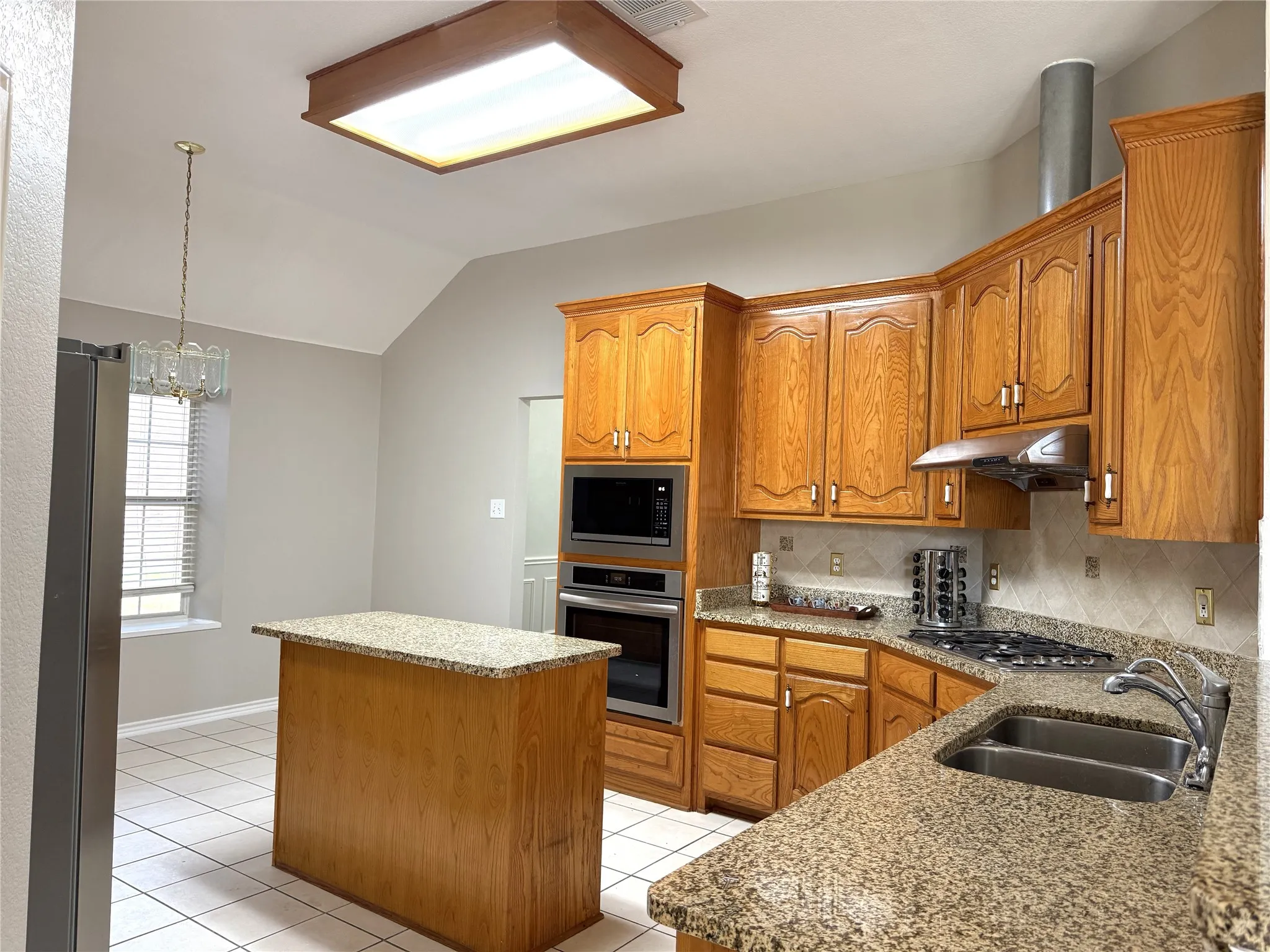 Single Family Residence For Sale in Collin County , 1419 Glendover Drive, Allen, Texas 75013, 4 Bedroom, 3 Bathroom, 2 Garage spaces, 2,280 Sqft, built in 1999, mls#21385509, Real Estate Agent in Allen, Homes For Sale in Collin county, Homes For Sale in Allen, Realtor in Allen Texas, Real Estate Brokerage Independent Realty Texas, Luminita Cordes Realtor
