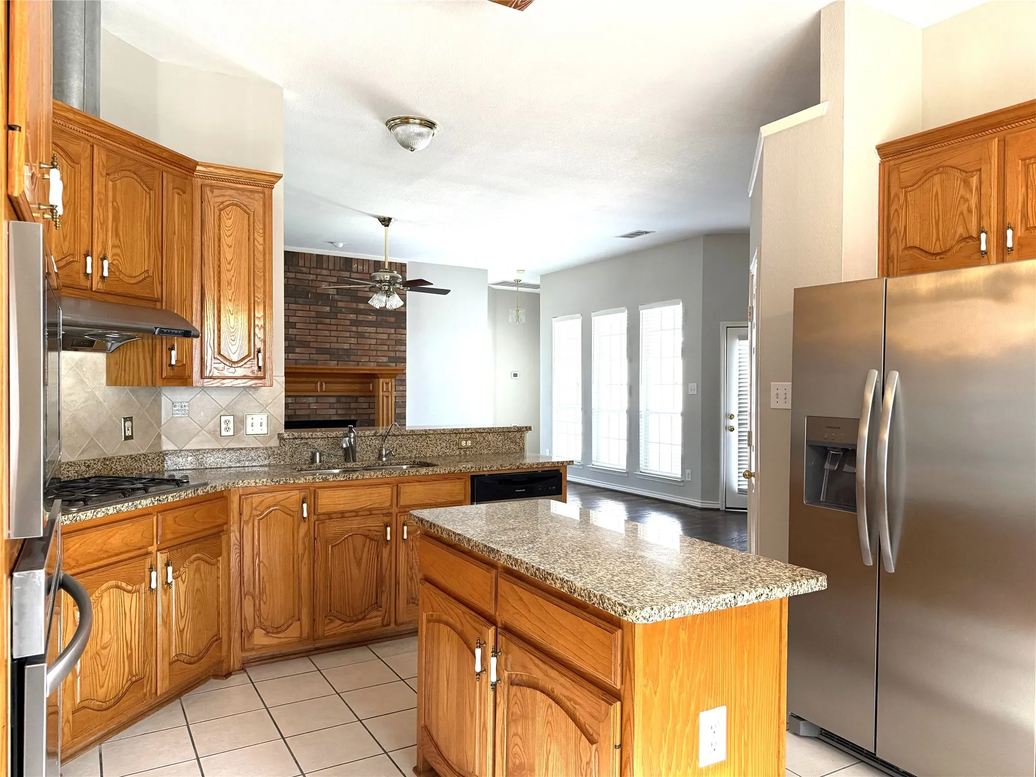 Single Family Residence For Sale in Collin County , 1419 Glendover Drive, Allen, Texas 75013, 4 Bedroom, 3 Bathroom, 2 Garage spaces, 2,280 Sqft, built in 1999, mls#21385509, Real Estate Agent in Allen, Homes For Sale in Collin county, Homes For Sale in Allen, Realtor in Allen Texas, Real Estate Brokerage Independent Realty Texas, Luminita Cordes Realtor
