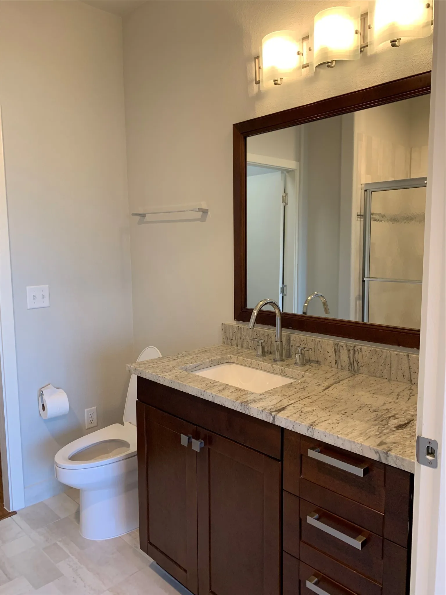 Condominium For Rent in Dallas County , 1220 W Trinity Mills Road 5003, Carrollton, Texas 75006, 1 Bedroom, 1 Bathroom, Garage spaces, 668 Sqft, built in 2017, mls#21393339, Real Estate Agent in Carrollton, Homes For Rent in Dallas county, Homes For Rent in Carrollton, Realtor in Carrollton Texas, Real Estate Brokerage Independent Realty Texas, Luminita Cordes Realtor