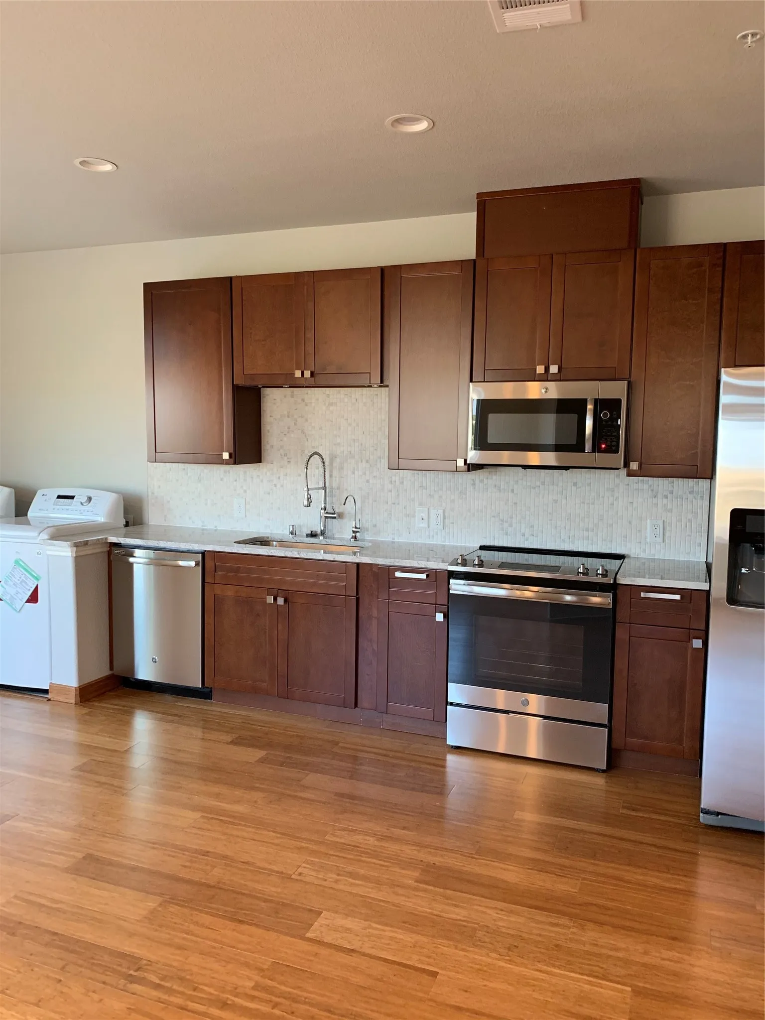 Condominium For Rent in Dallas County , 1220 W Trinity Mills Road 5003, Carrollton, Texas 75006, 1 Bedroom, 1 Bathroom, Garage spaces, 668 Sqft, built in 2017, mls#21393339, Real Estate Agent in Carrollton, Homes For Rent in Dallas county, Homes For Rent in Carrollton, Realtor in Carrollton Texas, Real Estate Brokerage Independent Realty Texas, Luminita Cordes Realtor