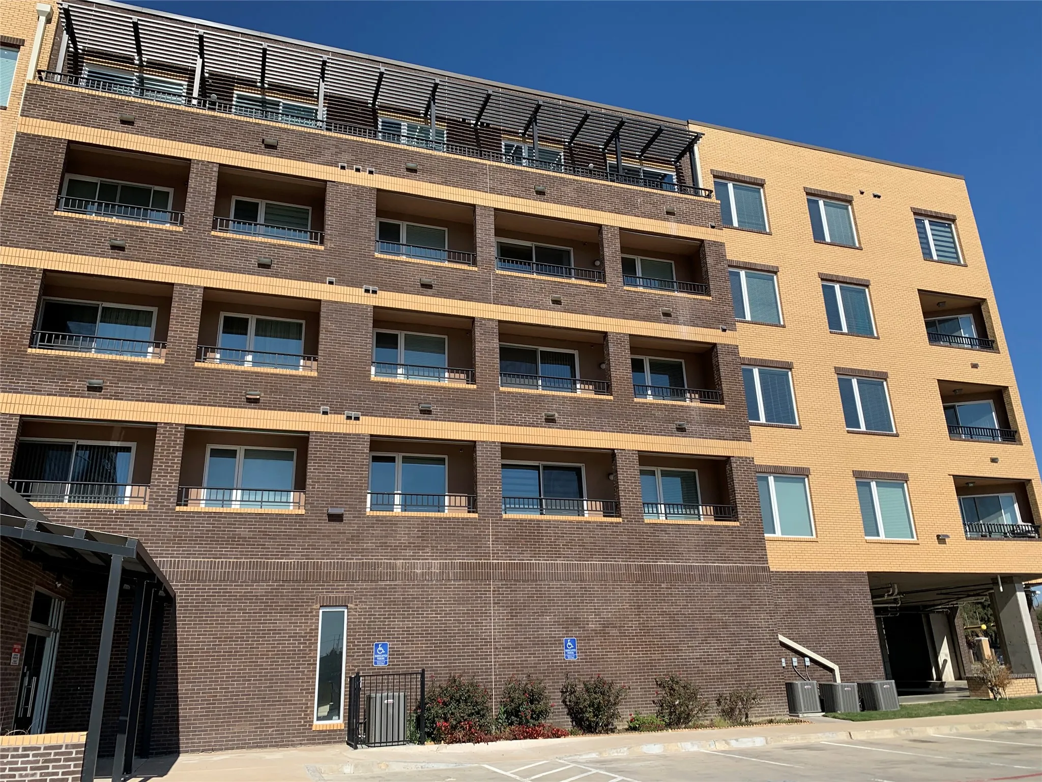 Condominium For Rent in Dallas County , 1220 W Trinity Mills Road 5003, Carrollton, Texas 75006, 1 Bedroom, 1 Bathroom, Garage spaces, 668 Sqft, built in 2017, mls#21393339, Real Estate Agent in Carrollton, Homes For Rent in Dallas county, Homes For Rent in Carrollton, Realtor in Carrollton Texas, Real Estate Brokerage Independent Realty Texas, Luminita Cordes Realtor