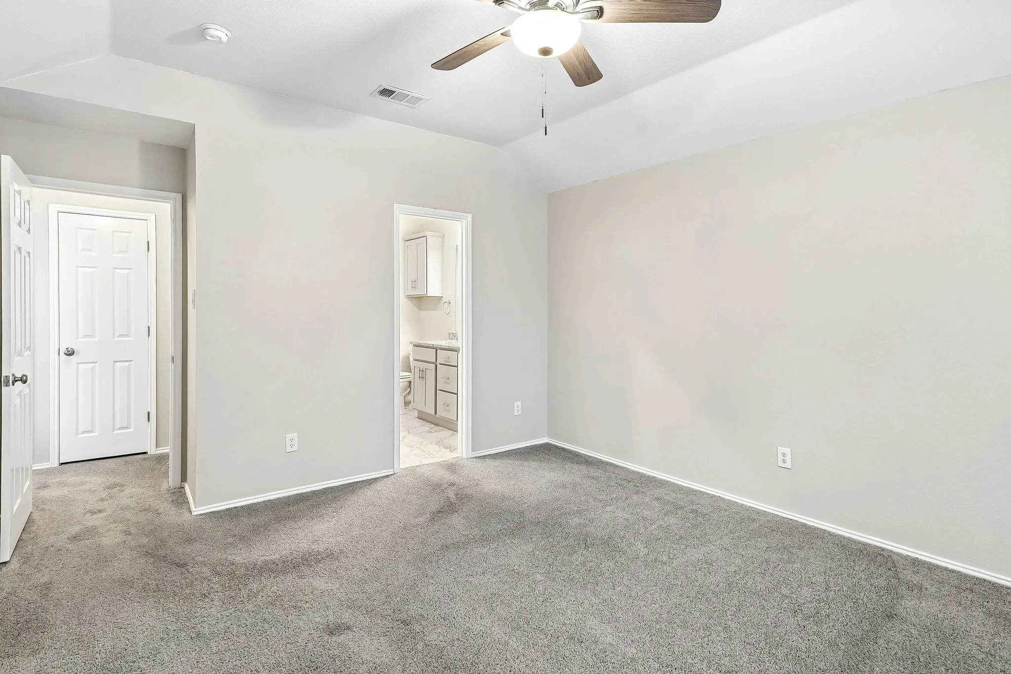 Single Family Residence For Sale in Dallas County , 1504 Parrot Court, De Soto, Texas 75115, 3 Bedroom, 2 Bathroom, 2 Garage spaces, 1,345 Sqft, built in 1999, mls#21389556, Real Estate Agent in De Soto, Homes For Sale in Dallas county, Homes For Sale in De Soto, Realtor in De Soto Texas, Real Estate Brokerage Independent Realty Texas, Luminita Cordes Realtor