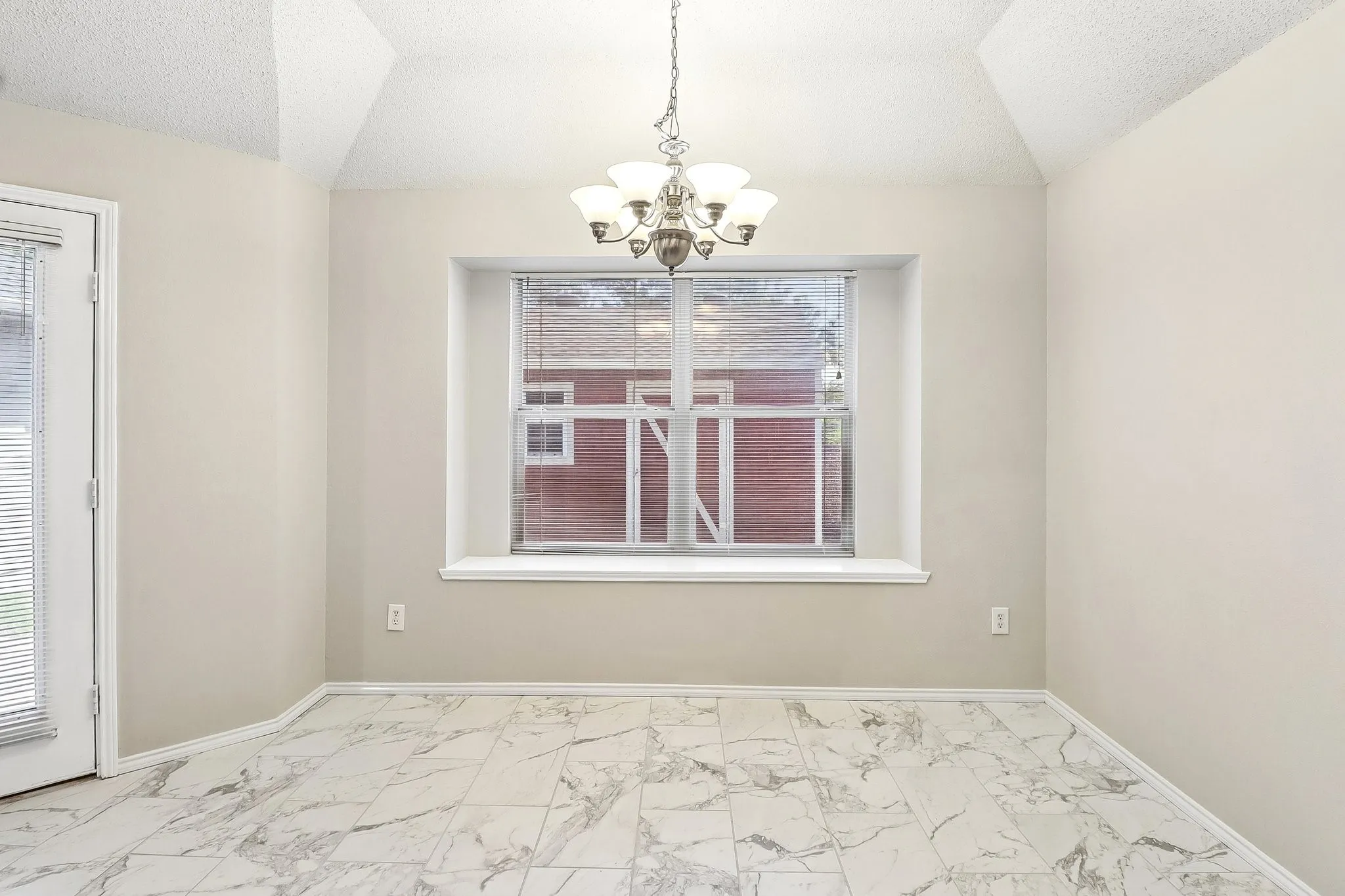 Single Family Residence For Sale in Dallas County , 1504 Parrot Court, De Soto, Texas 75115, 3 Bedroom, 2 Bathroom, 2 Garage spaces, 1,345 Sqft, built in 1999, mls#21389556, Real Estate Agent in De Soto, Homes For Sale in Dallas county, Homes For Sale in De Soto, Realtor in De Soto Texas, Real Estate Brokerage Independent Realty Texas, Luminita Cordes Realtor
