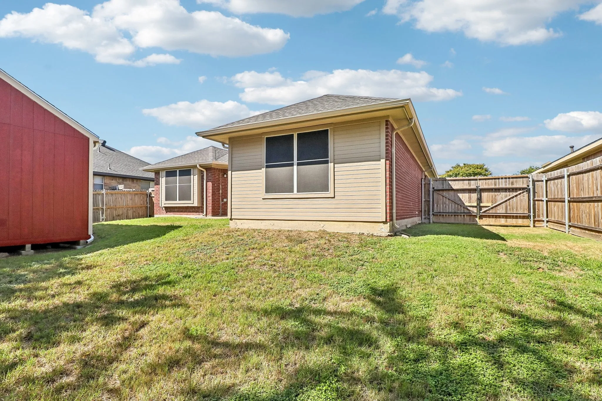 Single Family Residence For Sale in Dallas County , 1504 Parrot Court, De Soto, Texas 75115, 3 Bedroom, 2 Bathroom, 2 Garage spaces, 1,345 Sqft, built in 1999, mls#21389556, Real Estate Agent in De Soto, Homes For Sale in Dallas county, Homes For Sale in De Soto, Realtor in De Soto Texas, Real Estate Brokerage Independent Realty Texas, Luminita Cordes Realtor
