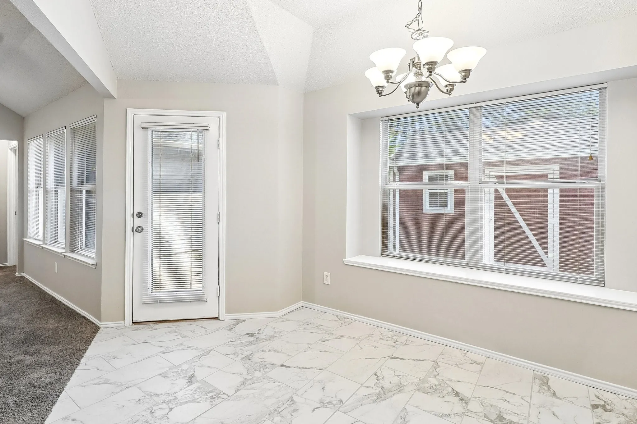 Single Family Residence For Sale in Dallas County , 1504 Parrot Court, De Soto, Texas 75115, 3 Bedroom, 2 Bathroom, 2 Garage spaces, 1,345 Sqft, built in 1999, mls#21389556, Real Estate Agent in De Soto, Homes For Sale in Dallas county, Homes For Sale in De Soto, Realtor in De Soto Texas, Real Estate Brokerage Independent Realty Texas, Luminita Cordes Realtor