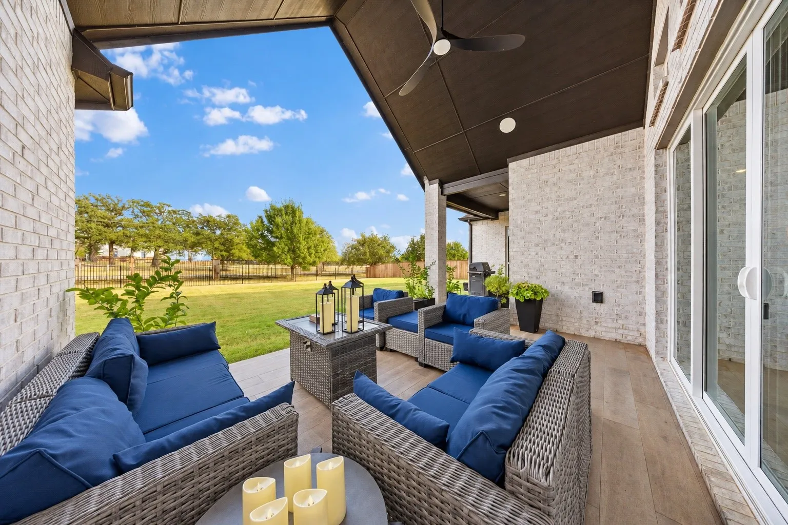 Single Family Residence For Sale in Denton County , 204 Colt Lane, Hickory Creek, Texas 75065, 4 Bedroom, 4 Bathroom, 3 Garage spaces, 3,145 Sqft, built in 2020, mls#21393912, Real Estate Agent in Hickory Creek, Homes For Sale in Denton county, Homes For Sale in Hickory Creek, Realtor in Hickory Creek Texas, Real Estate Brokerage Independent Realty Texas, Luminita Cordes Realtor