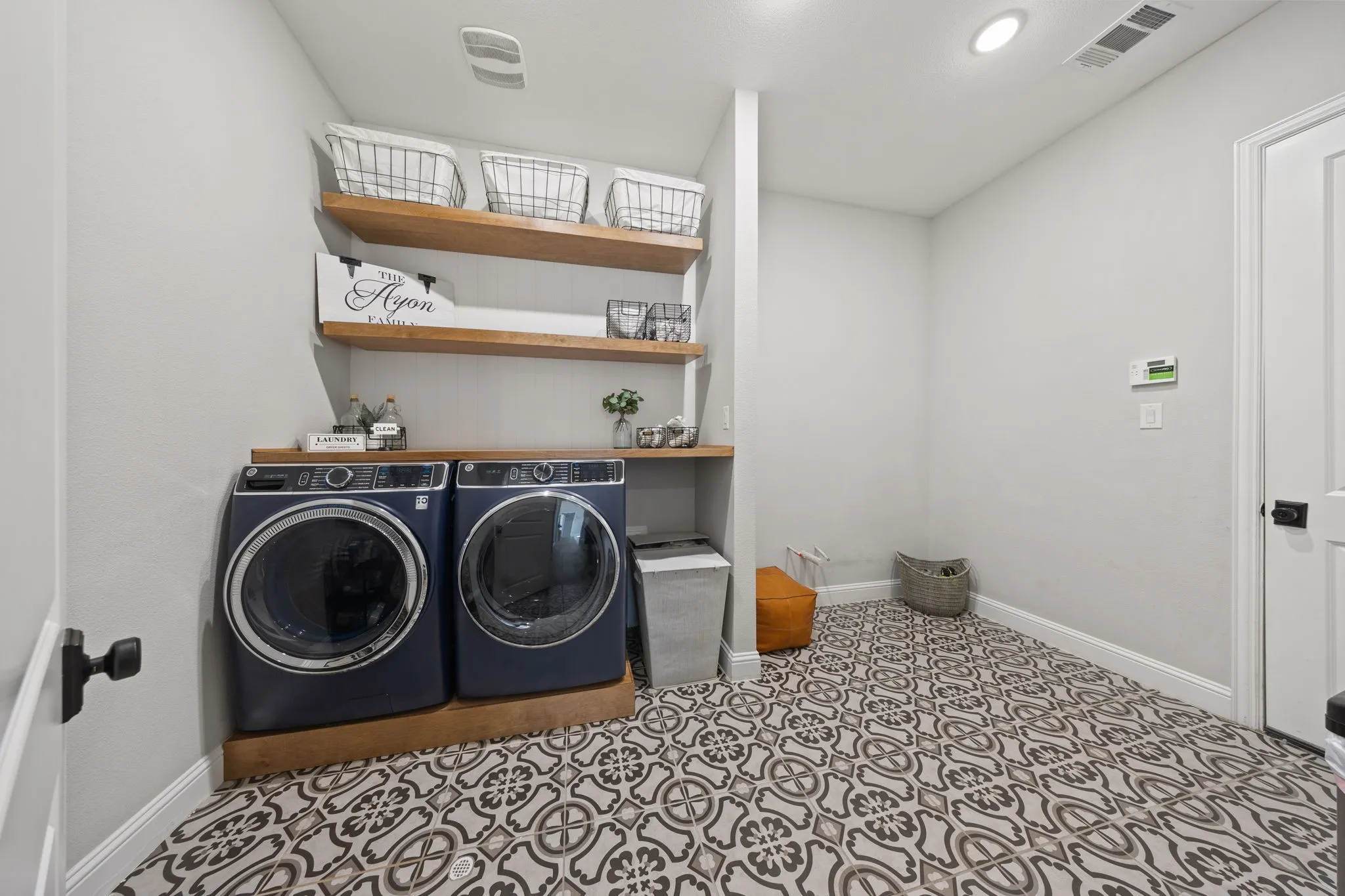 Single Family Residence For Sale in Denton County , 204 Colt Lane, Hickory Creek, Texas 75065, 4 Bedroom, 4 Bathroom, 3 Garage spaces, 3,145 Sqft, built in 2020, mls#21393912, Real Estate Agent in Hickory Creek, Homes For Sale in Denton county, Homes For Sale in Hickory Creek, Realtor in Hickory Creek Texas, Real Estate Brokerage Independent Realty Texas, Luminita Cordes Realtor