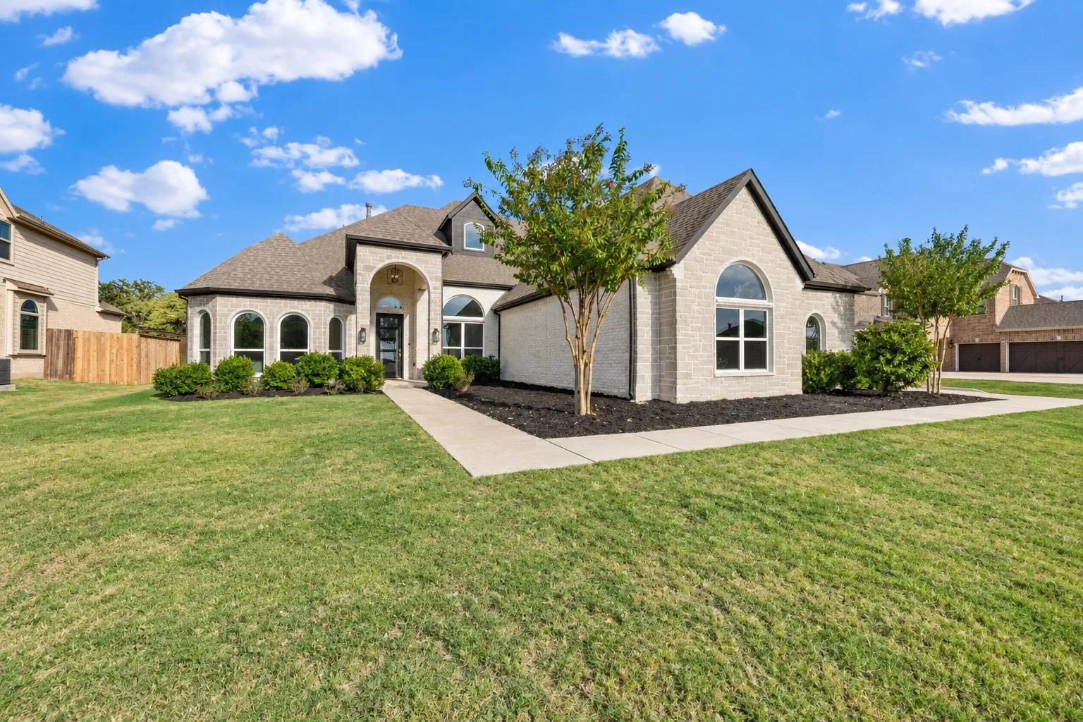 Single Family Residence For Sale in Denton County , 204 Colt Lane, Hickory Creek, Texas 75065, 4 Bedroom, 4 Bathroom, 3 Garage spaces, 3,145 Sqft, built in 2020, mls#21393912, Real Estate Agent in Hickory Creek, Homes For Sale in Denton county, Homes For Sale in Hickory Creek, Realtor in Hickory Creek Texas, Real Estate Brokerage Independent Realty Texas, Luminita Cordes Realtor