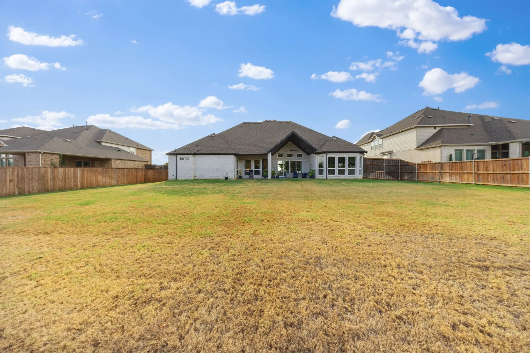 Single Family Residence For Sale in Denton County , 204 Colt Lane, Hickory Creek, Texas 75065, 4 Bedroom, 4 Bathroom, 3 Garage spaces, 3,145 Sqft, built in 2020, mls#21393912, Real Estate Agent in Hickory Creek, Homes For Sale in Denton county, Homes For Sale in Hickory Creek, Realtor in Hickory Creek Texas, Real Estate Brokerage Independent Realty Texas, Luminita Cordes Realtor