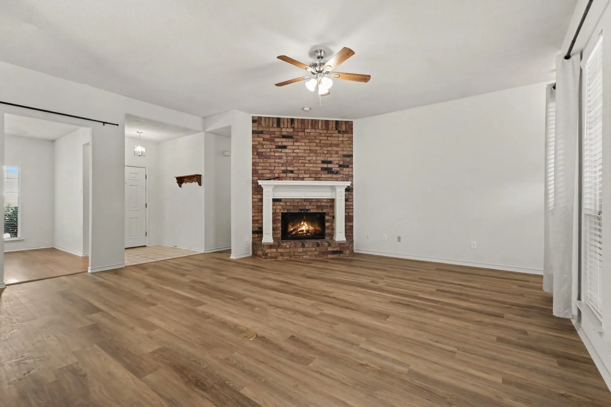 Single Family Residence For Rent in Collin County , 1306 Woodmont Drive, Allen, Texas 75002, 3 Bedroom, 2 Bathroom, 2 Garage spaces, 1,980 Sqft, built in 1997, mls#21395115, Real Estate Agent in Allen, Homes For Rent in Collin county, Homes For Rent in Allen, Realtor in Allen Texas, Real Estate Brokerage Independent Realty Texas, Luminita Cordes Realtor