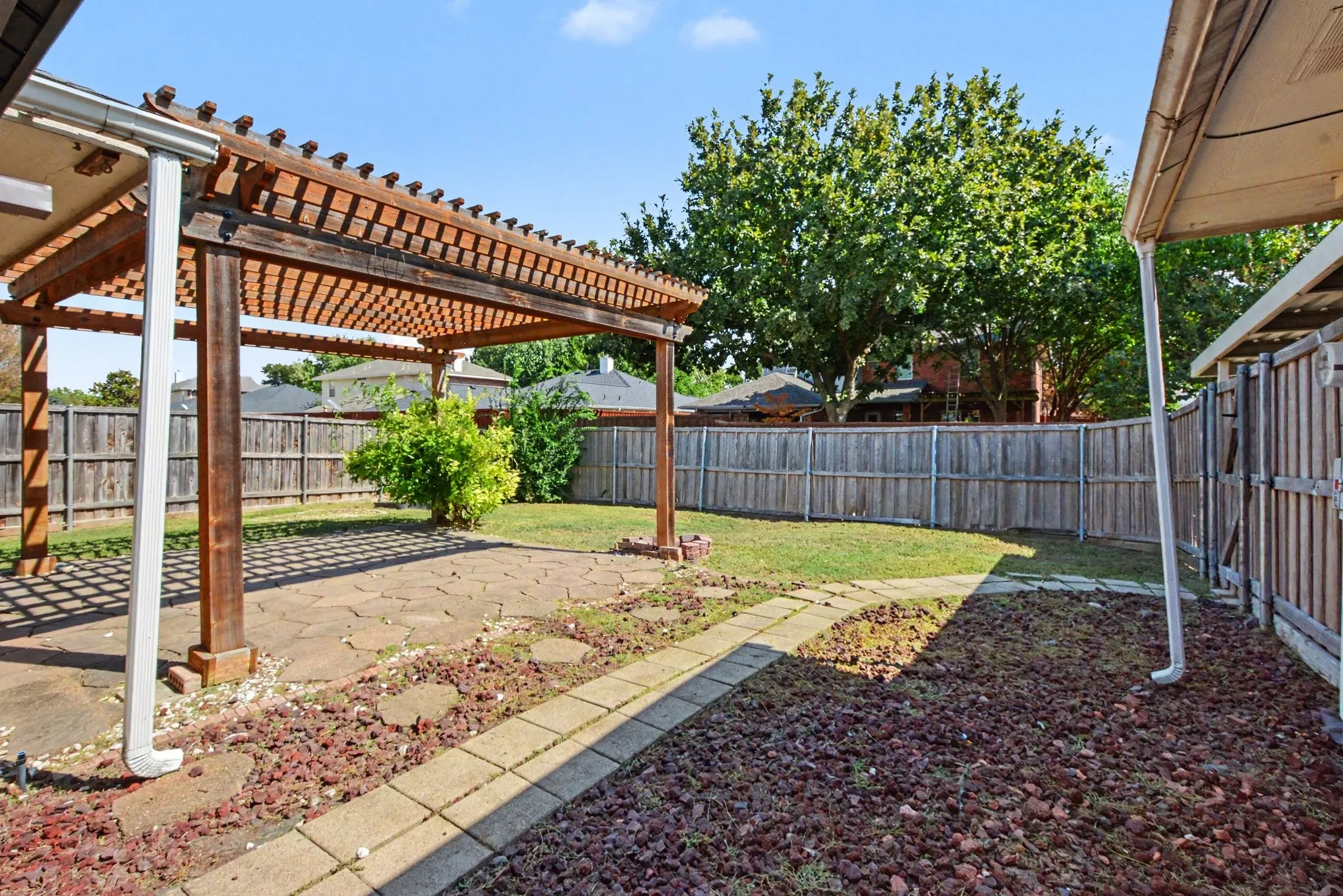 Single Family Residence For Rent in Collin County , 1306 Woodmont Drive, Allen, Texas 75002, 3 Bedroom, 2 Bathroom, 2 Garage spaces, 1,980 Sqft, built in 1997, mls#21395115, Real Estate Agent in Allen, Homes For Rent in Collin county, Homes For Rent in Allen, Realtor in Allen Texas, Real Estate Brokerage Independent Realty Texas, Luminita Cordes Realtor