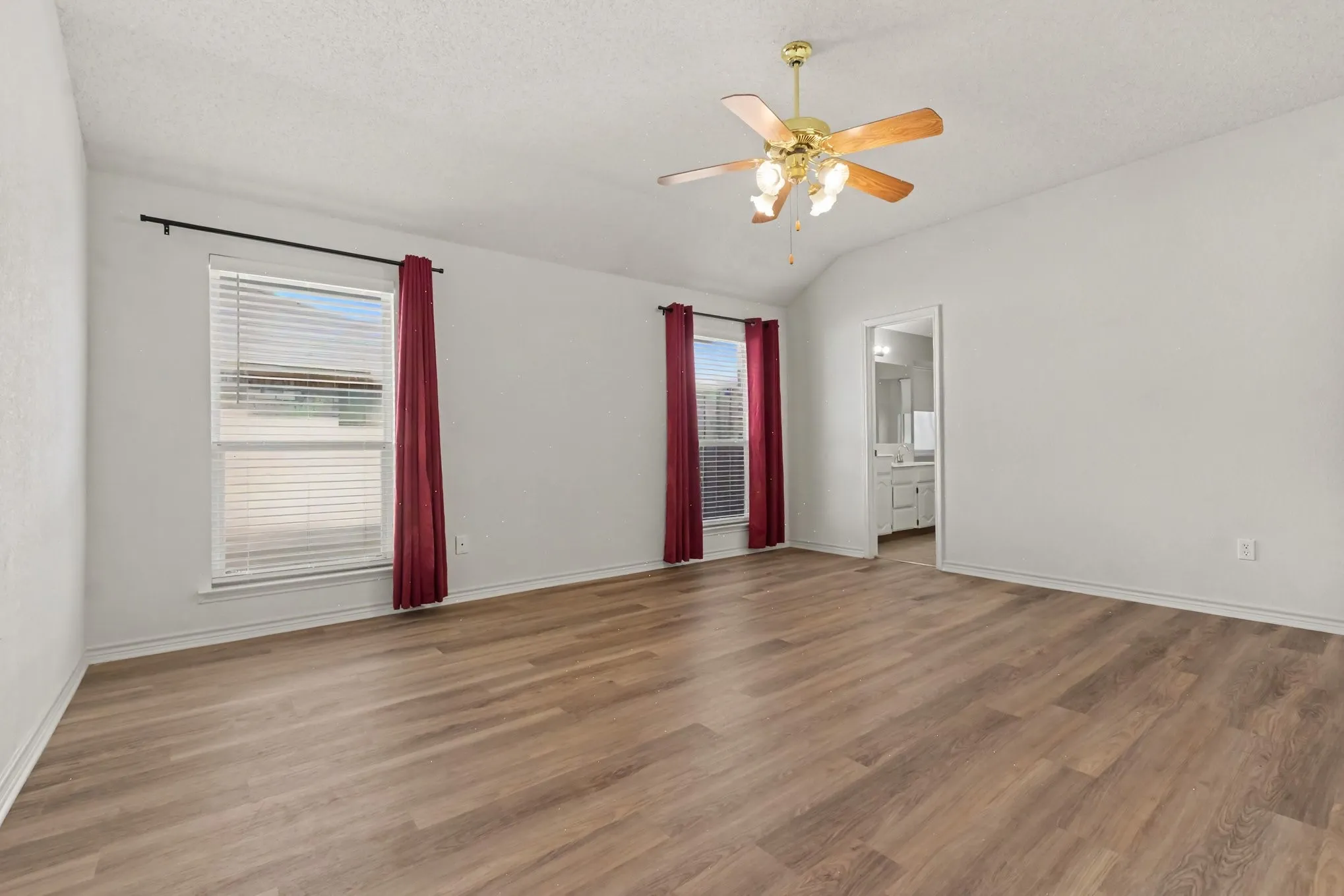 Single Family Residence For Rent in Collin County , 1306 Woodmont Drive, Allen, Texas 75002, 3 Bedroom, 2 Bathroom, 2 Garage spaces, 1,980 Sqft, built in 1997, mls#21395115, Real Estate Agent in Allen, Homes For Rent in Collin county, Homes For Rent in Allen, Realtor in Allen Texas, Real Estate Brokerage Independent Realty Texas, Luminita Cordes Realtor