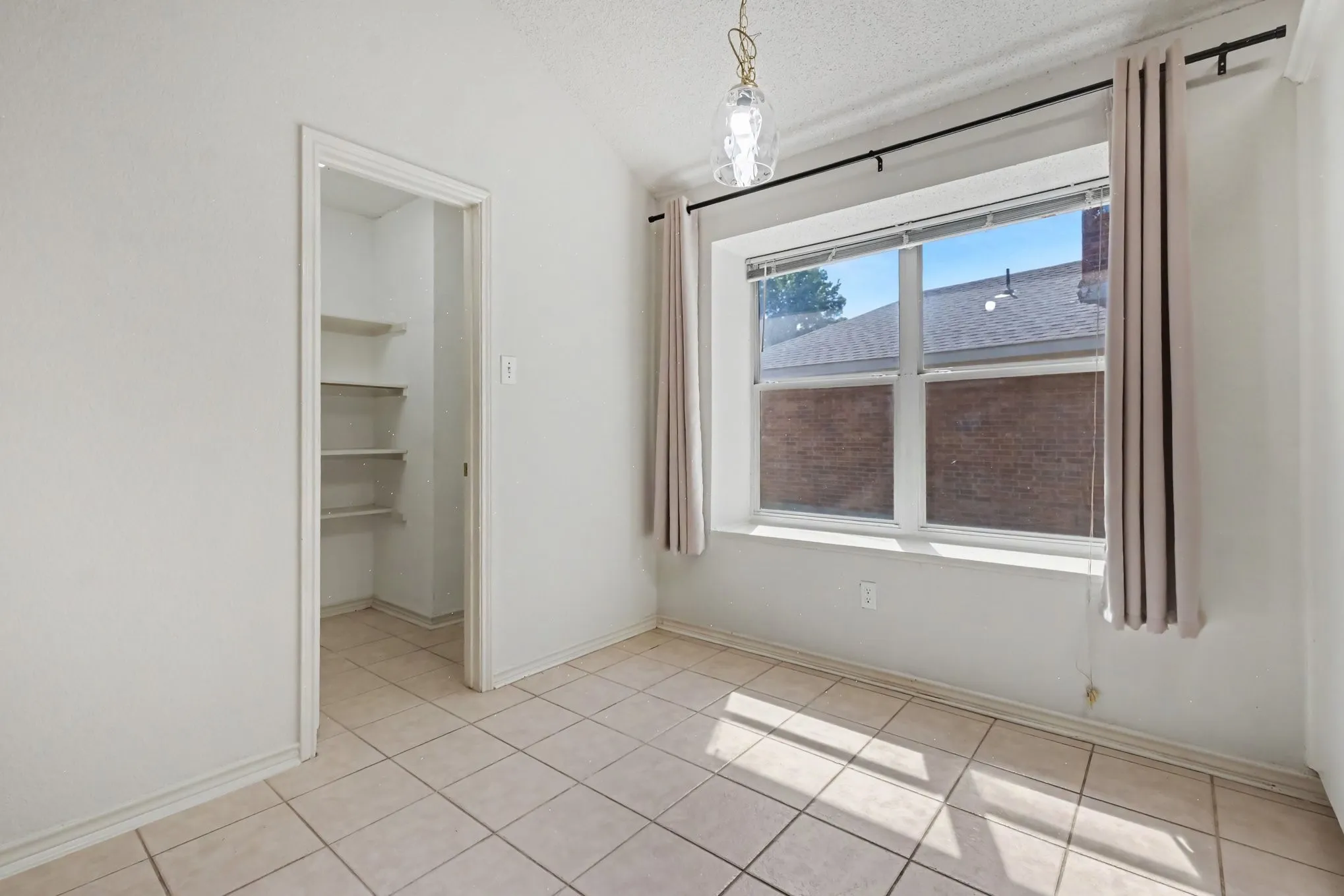 Single Family Residence For Rent in Collin County , 1306 Woodmont Drive, Allen, Texas 75002, 3 Bedroom, 2 Bathroom, 2 Garage spaces, 1,980 Sqft, built in 1997, mls#21395115, Real Estate Agent in Allen, Homes For Rent in Collin county, Homes For Rent in Allen, Realtor in Allen Texas, Real Estate Brokerage Independent Realty Texas, Luminita Cordes Realtor