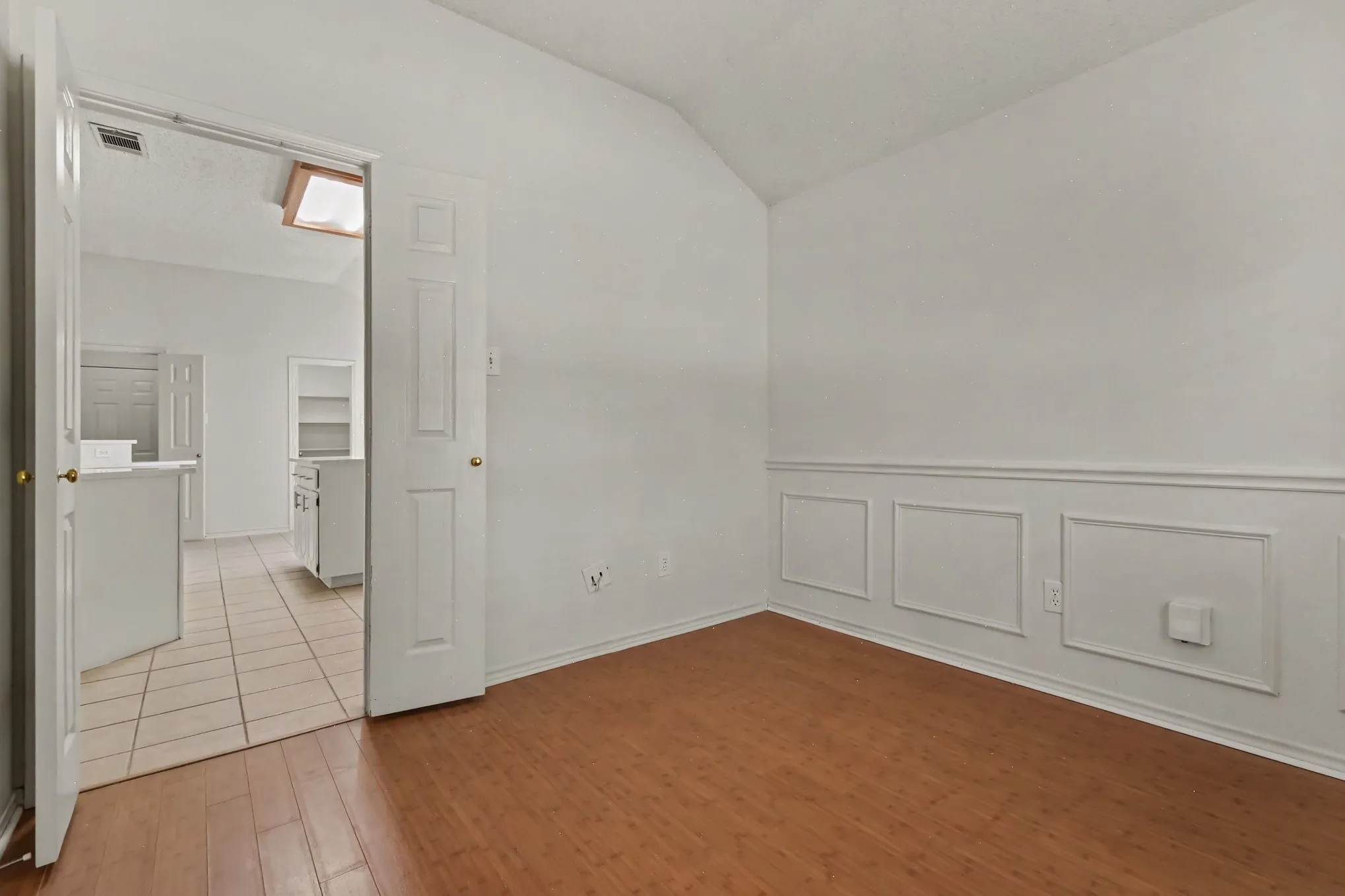 Single Family Residence For Rent in Collin County , 1306 Woodmont Drive, Allen, Texas 75002, 3 Bedroom, 2 Bathroom, 2 Garage spaces, 1,980 Sqft, built in 1997, mls#21395115, Real Estate Agent in Allen, Homes For Rent in Collin county, Homes For Rent in Allen, Realtor in Allen Texas, Real Estate Brokerage Independent Realty Texas, Luminita Cordes Realtor